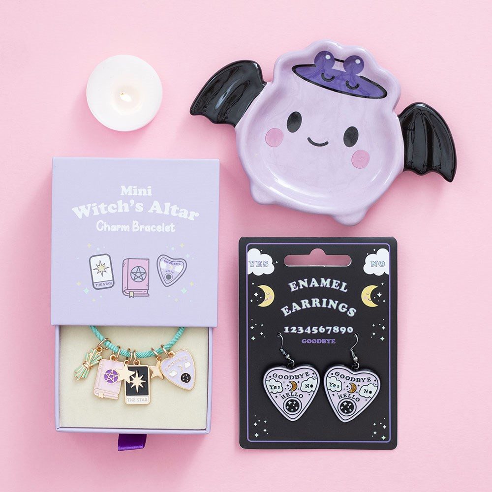 Something Different Perlenohrringe Kawaii Ouija Planchette Emaille Ohrringe rosa – Hello Goodbye