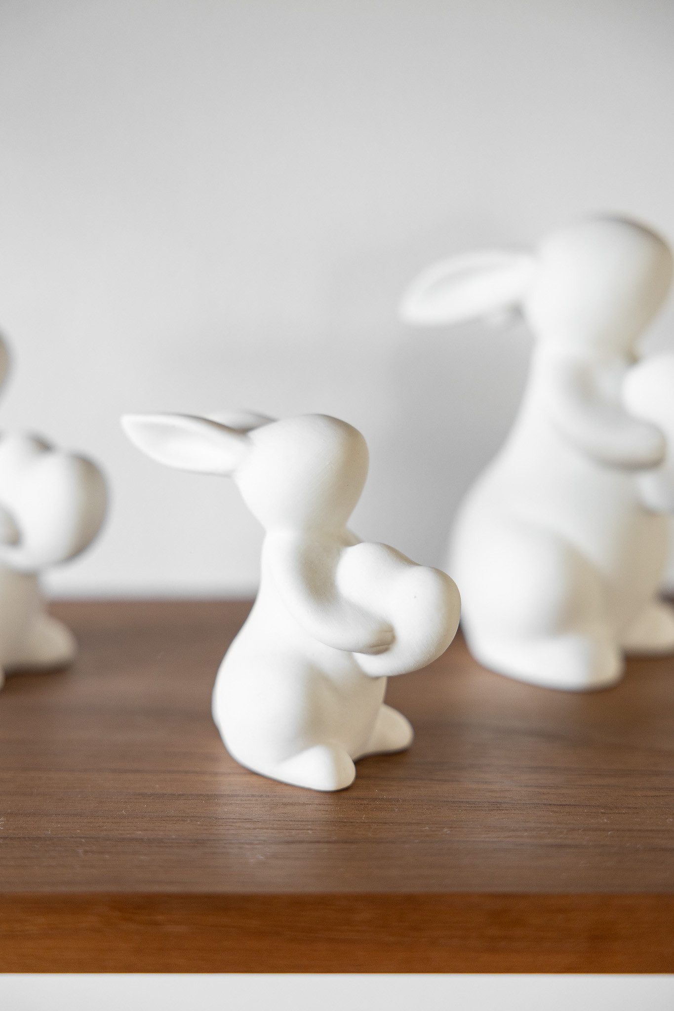 Storefactory Osterfigur Hase Amelia – Weiße Keramik-Figur für Osterdeko & Frühling