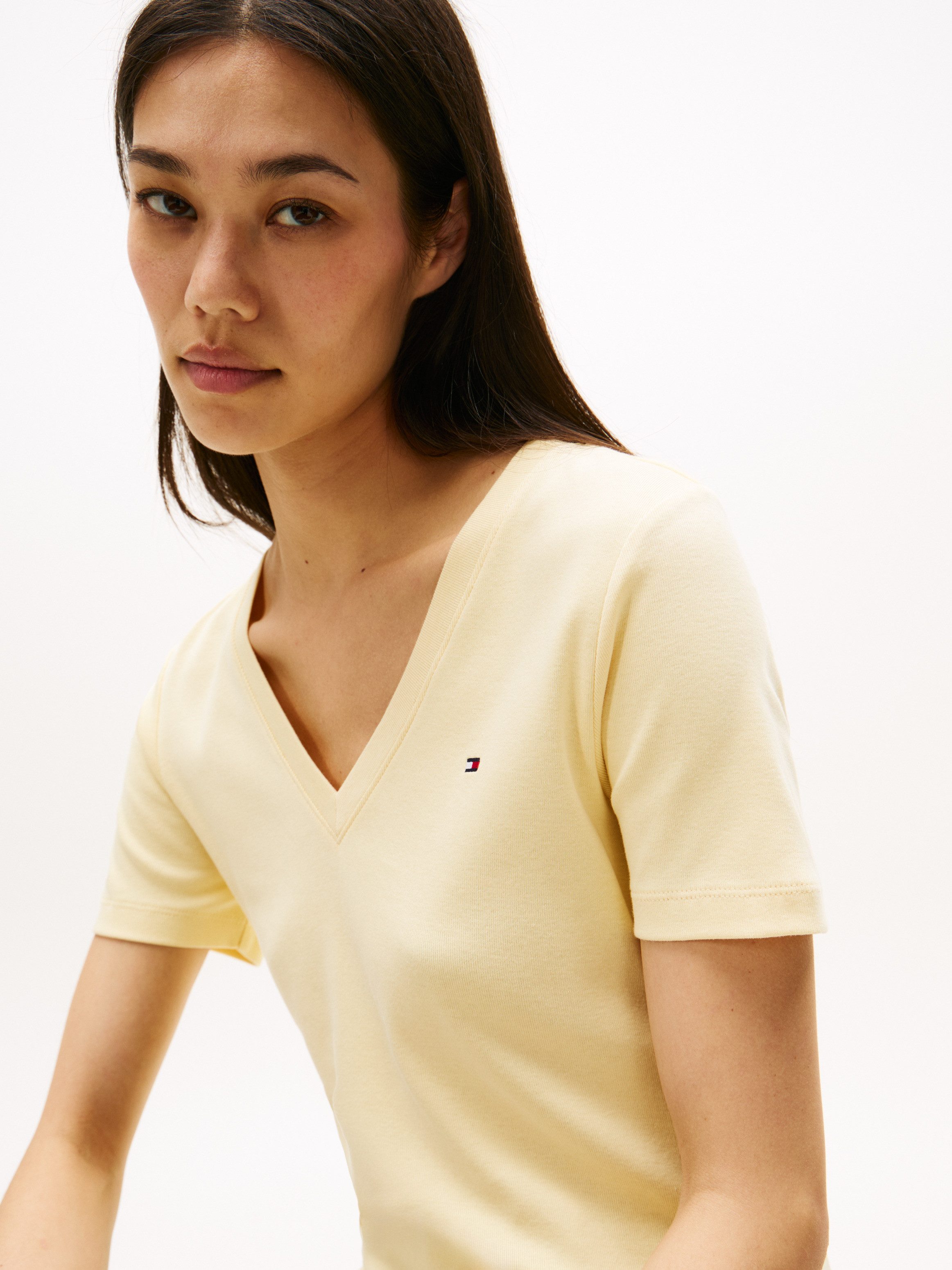 Tommy Hilfiger T-Shirt SLIM CODY V-NK SS mit V-Ausschnitt und Streifen Baum günstig online kaufen