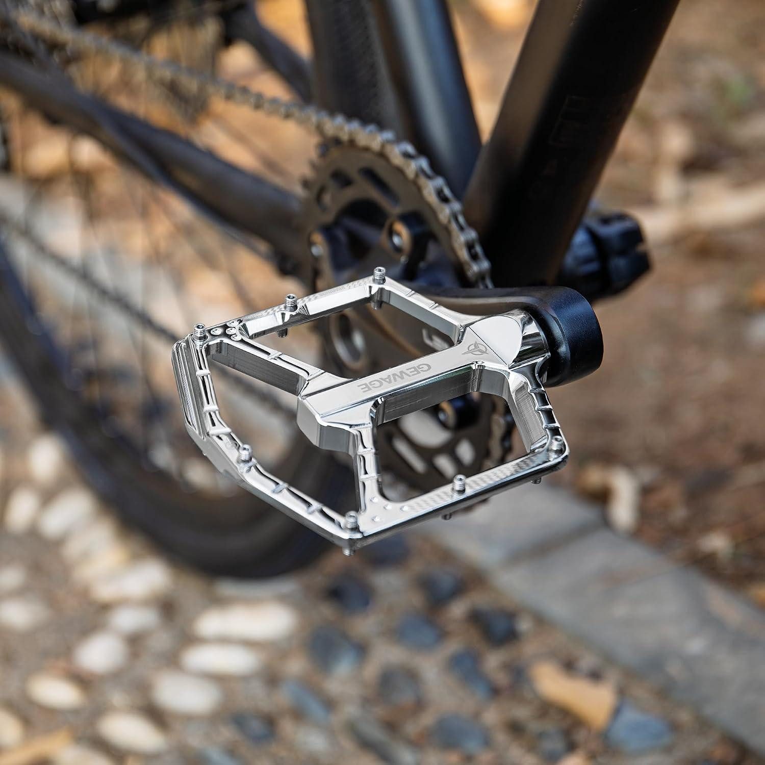 LuxusKollektion Plattformpedale MTB Pedale Profi-Edition CNC Aluminium Silver
