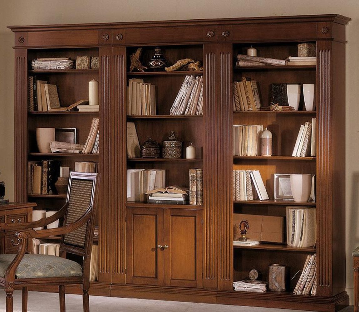 Xlmoebel Bücherregal Elegantes Holzregal mit Vitrinen-Elementen für stilvolle Präsentation, Hergestellt in Europa