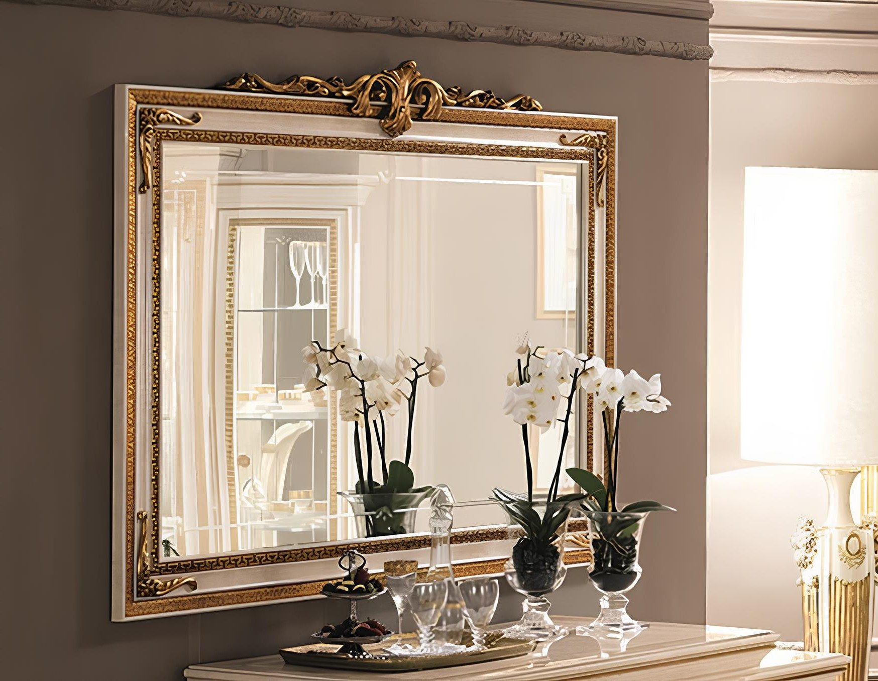 Xlmoebel Wandspiegel Holzrahmen Spiegel mit goldenem Finish für das Wohnzimmer (1-St), Made in Europa