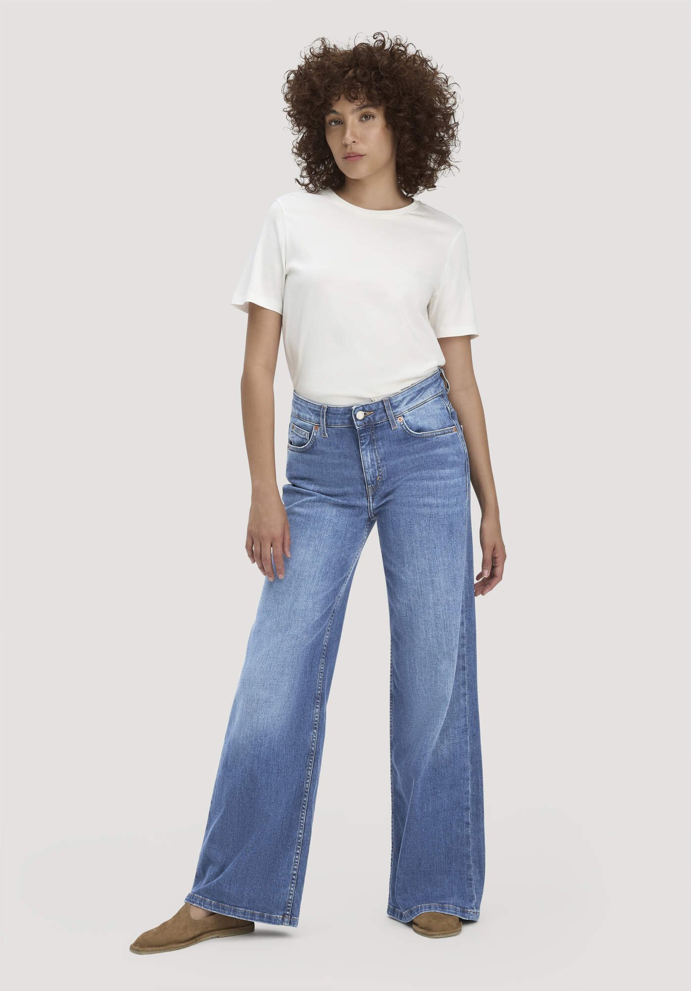 Hessnatur Bequeme Jeans ALVA High Rise Wide Leg aus Bio-Denim (1-tlg) ALVA High Rise Wide Leg aus Bio-Denim