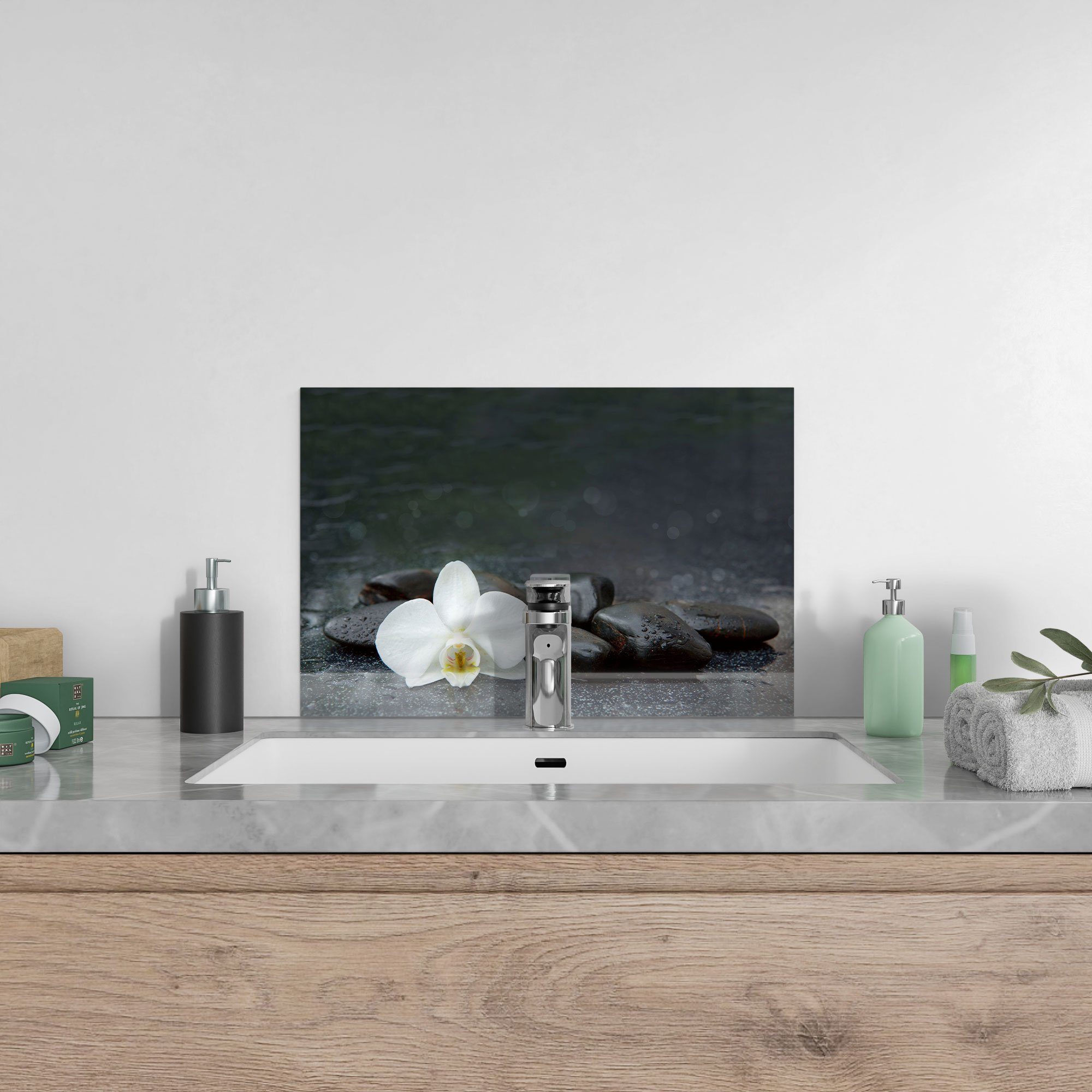 'Kontrastreiches Zen-Motiv', Küchenrückwand Glas DEQORI Badrückwand Herdblende Spritzschutz