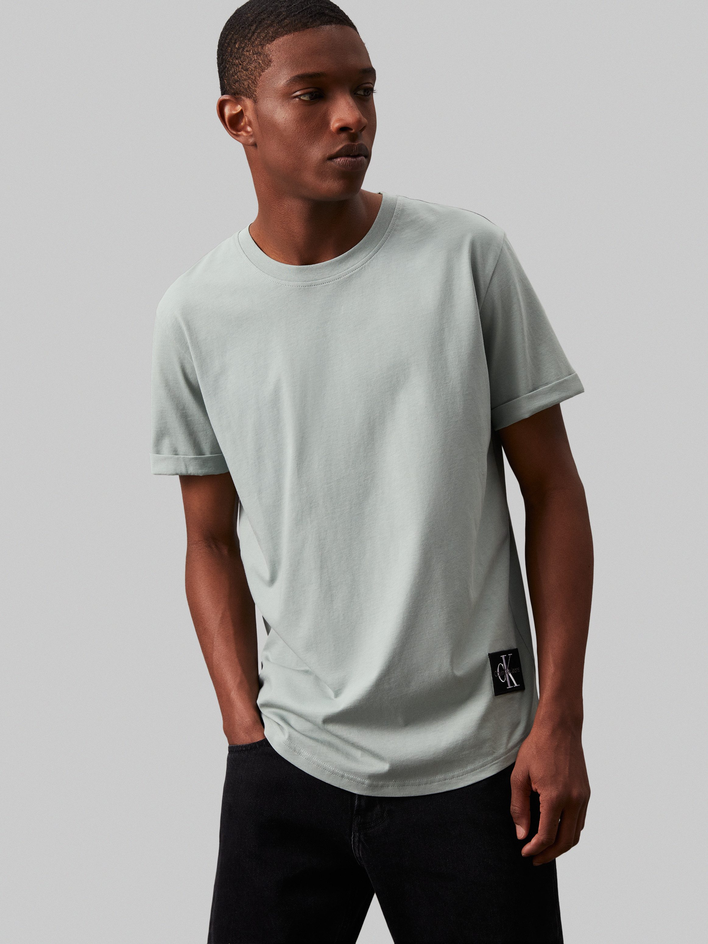 Calvin Klein Jeans T-Shirt BADGE TURN UP SLEEVE mit Logopatch