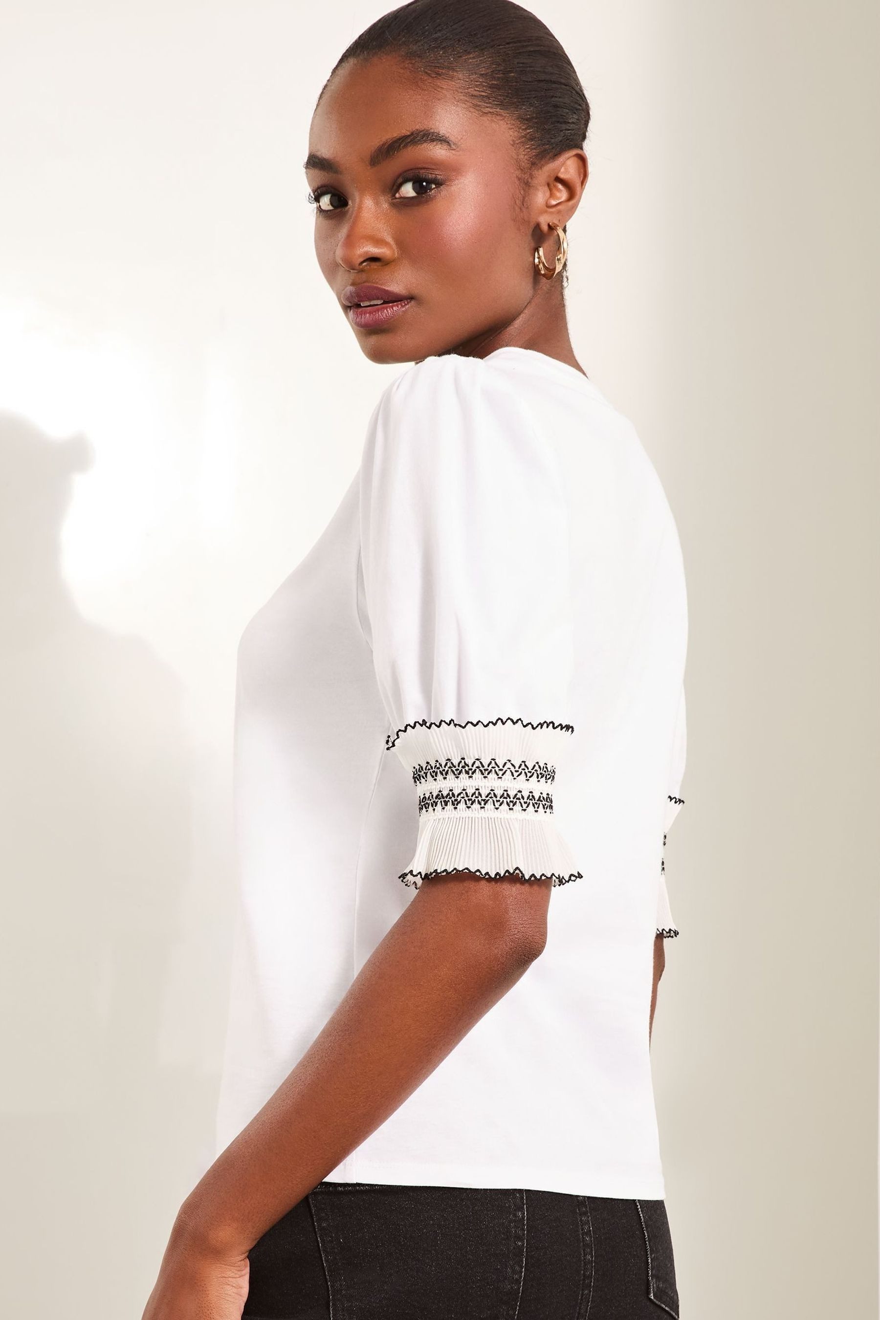 LIPSY T-Shirt Lipsy Oberteil mit kurzen Puffärmeln, Regular (1-tlg) günstig online kaufen