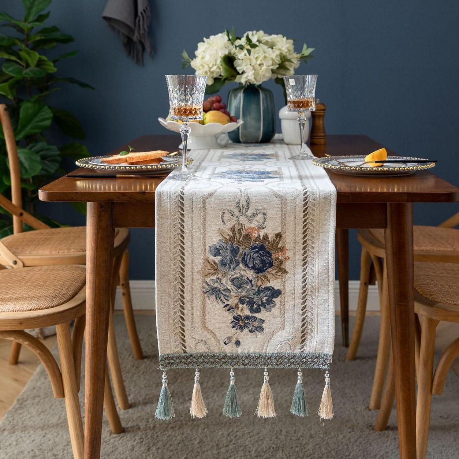 LuxusKollektion Tischläufer Tischläufer Jacquard mit Quasten 32x140cm Weiß (1-tlg)