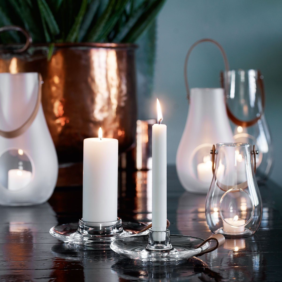 HOLMEGAARD Kerzenleuchter / Blockkerzenhalter Design With Light Ø 17 cm aus Glas mit Ledergriff