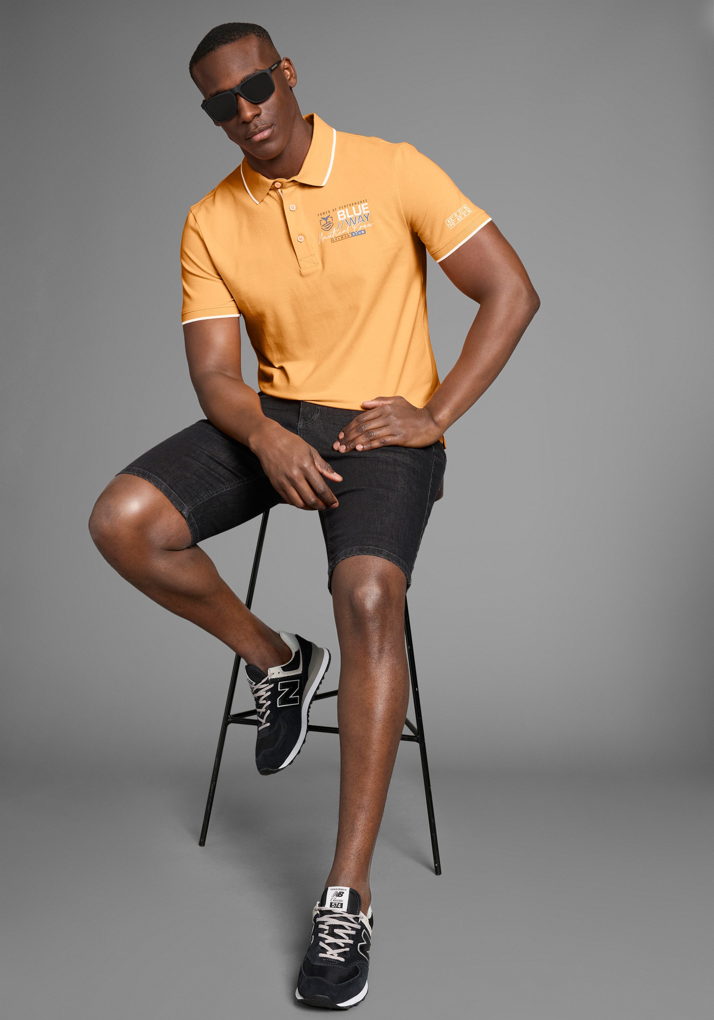 DELMAO Poloshirt mit sportlichen Kontraststreifen & gestreifter Knopfleistenblende