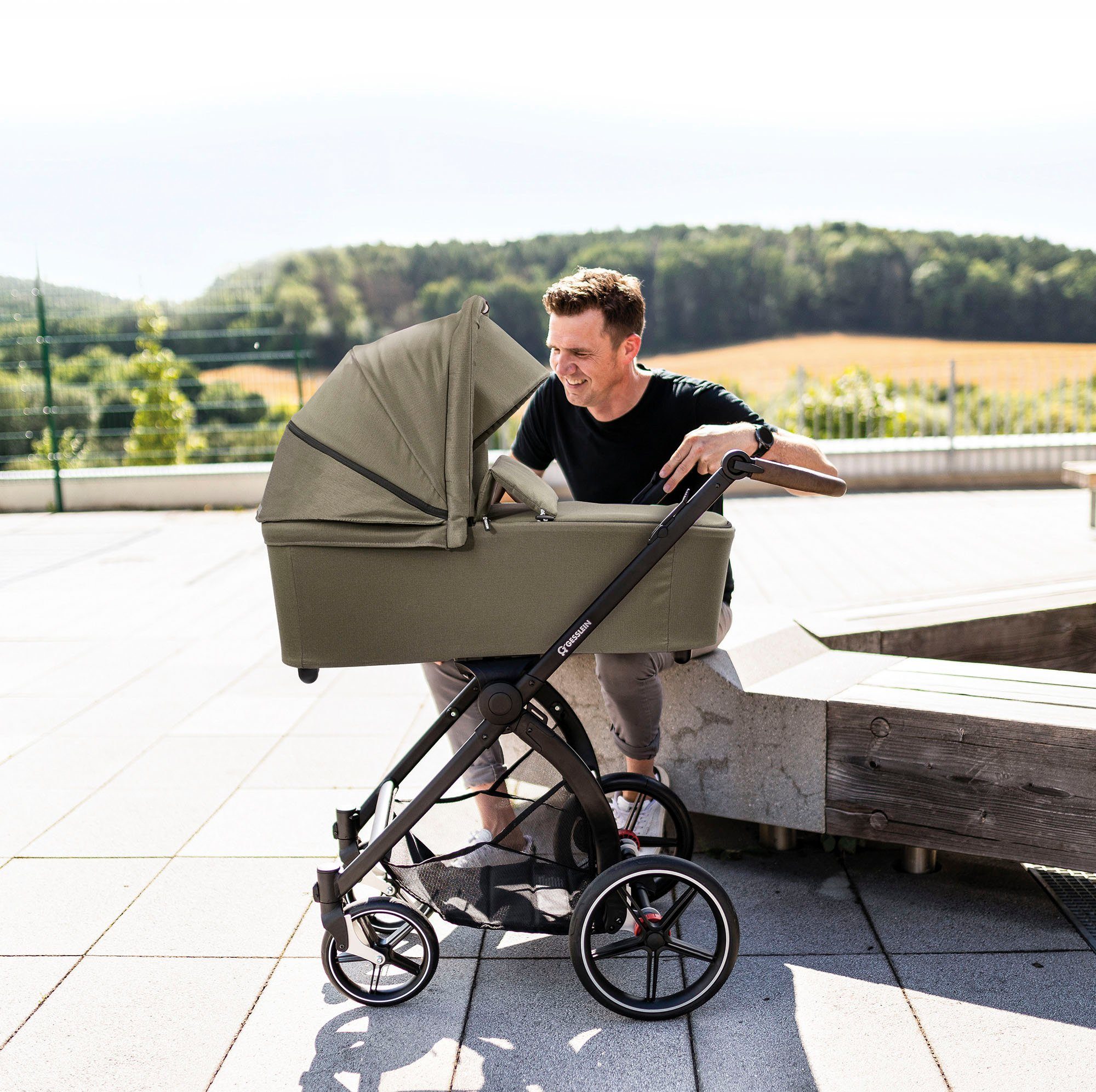 mit Gesslein Babyschalenadapter khaki, Aufsatz schwarz/tabak, Babywanne Classic mit Soft+ FX4 Kombi-Kinderwagen und C3