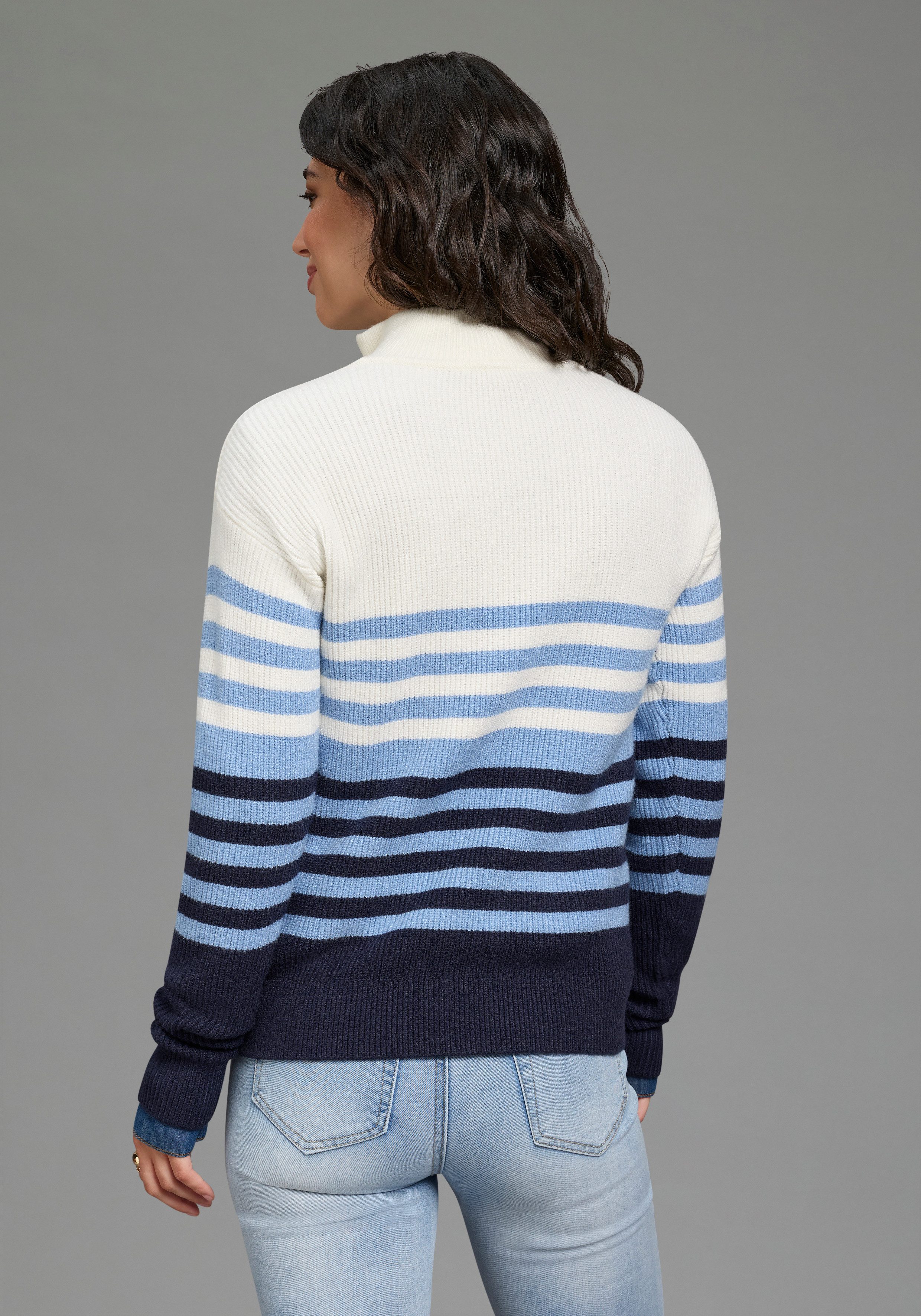 Laura Scott Strickpullover im maritimen Streifenlook mit Troyerkragen mit hüftlanger Passform. € 49,99, (€ 49,99 pro 1 Stk).