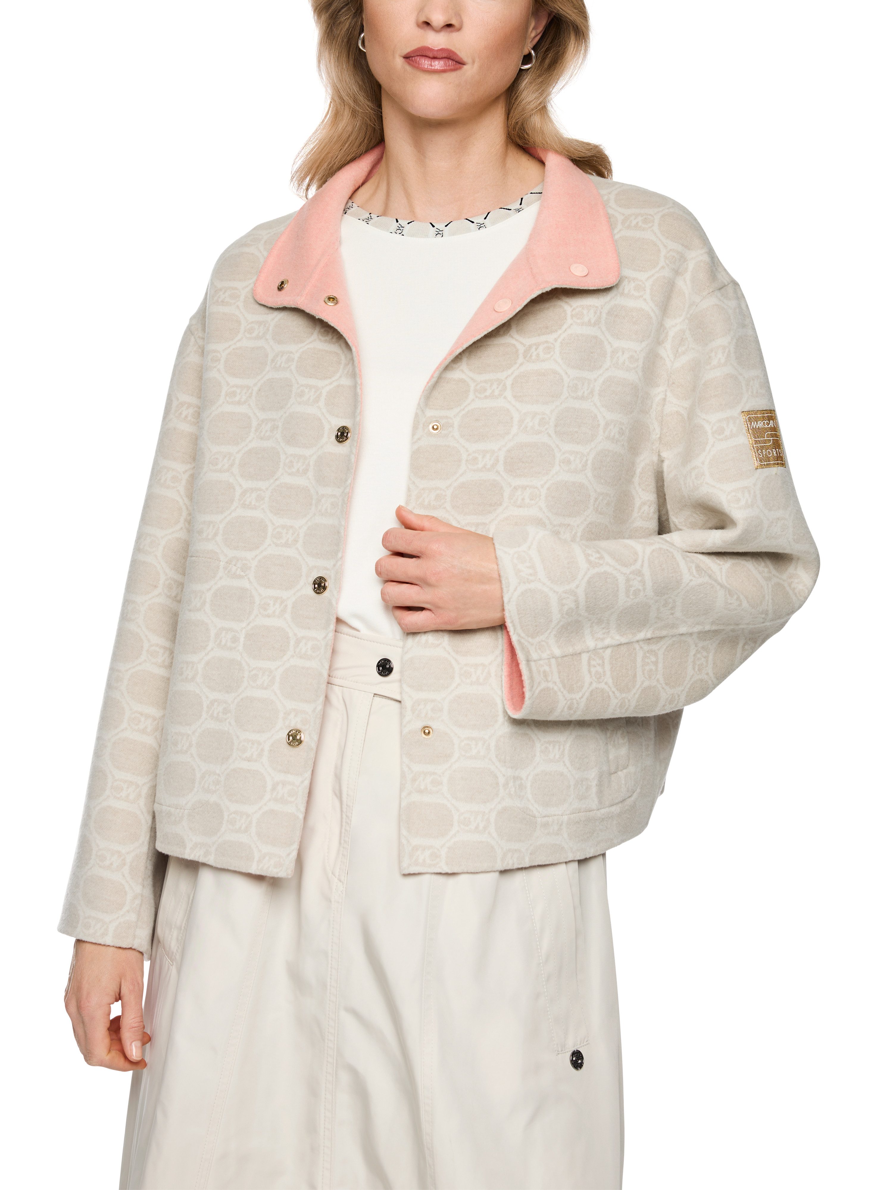 Marc Cain Wendejacke Golden Hour Premium Damenmode mit Chain-Logo-Print