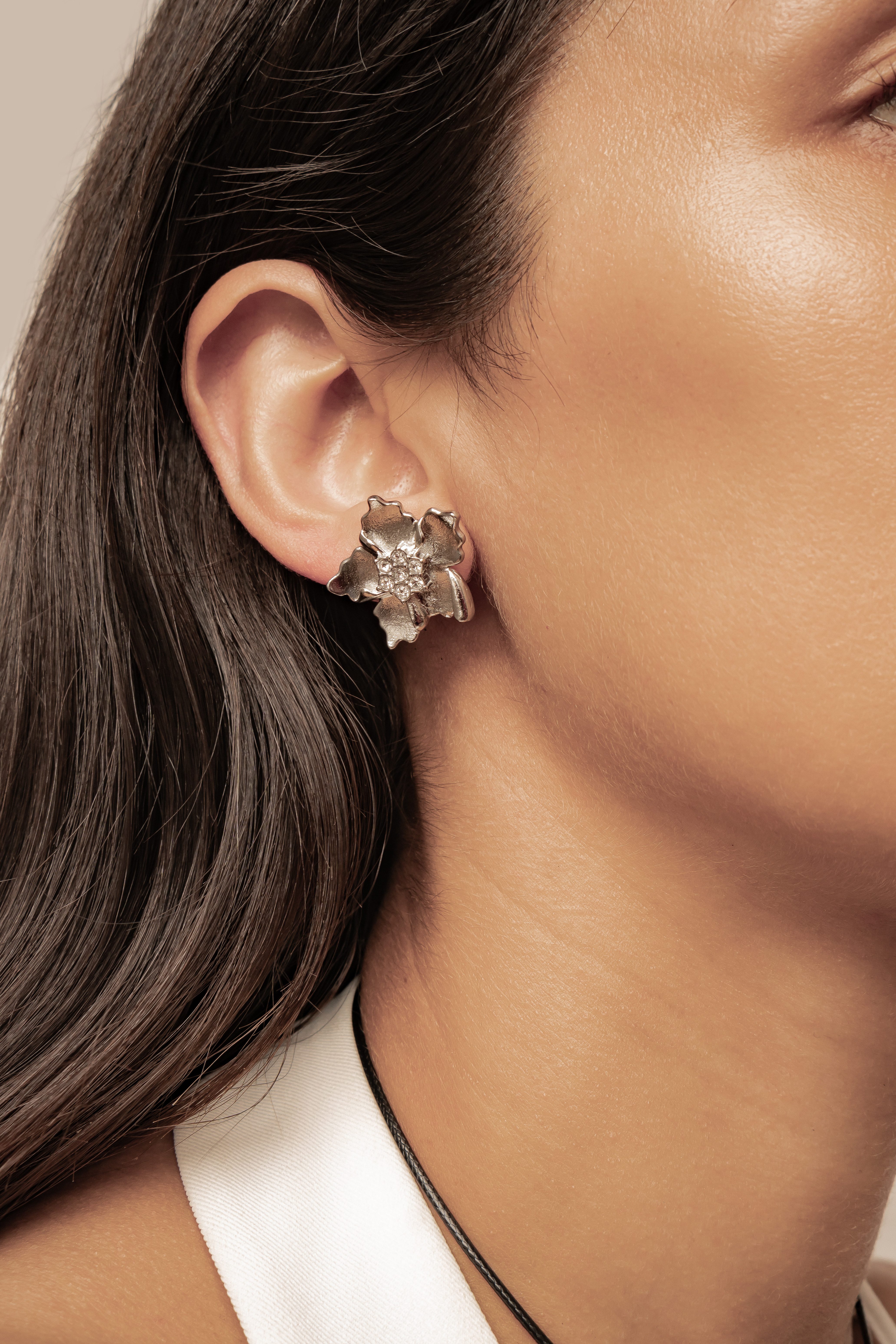 Hey Happiness Paar Ohrstecker Blumen – Statement Damen Ohrringe aus Edelstahl vergoldet mit Zirkonia, wasserfester Schmuck im Flower Design