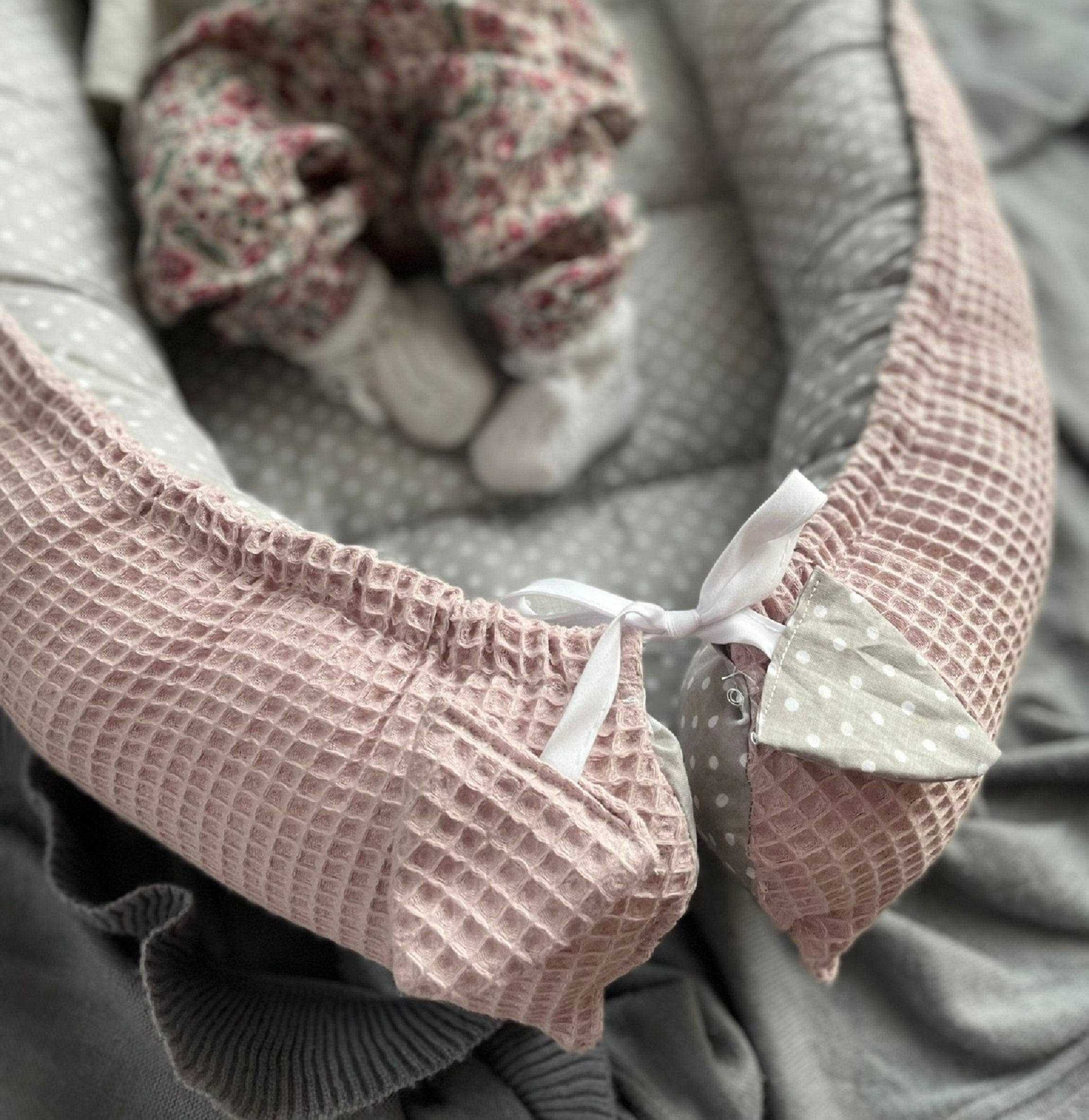 Loolay Bettnestchen WAFFELPIQUE Baumwolle BABYNEST Babykokon Neugeborene Babyaustattung, (Reisebett Nestchen SOLO/ o. in Geschenk SETS, 1-tlg., 4 Jahreszeiten ATMUNGSAKTIVER ROSA WAFFELSTOFF), 100% Europäische Stoffe und Kleinserien-Handnähen!, LOOLAY®