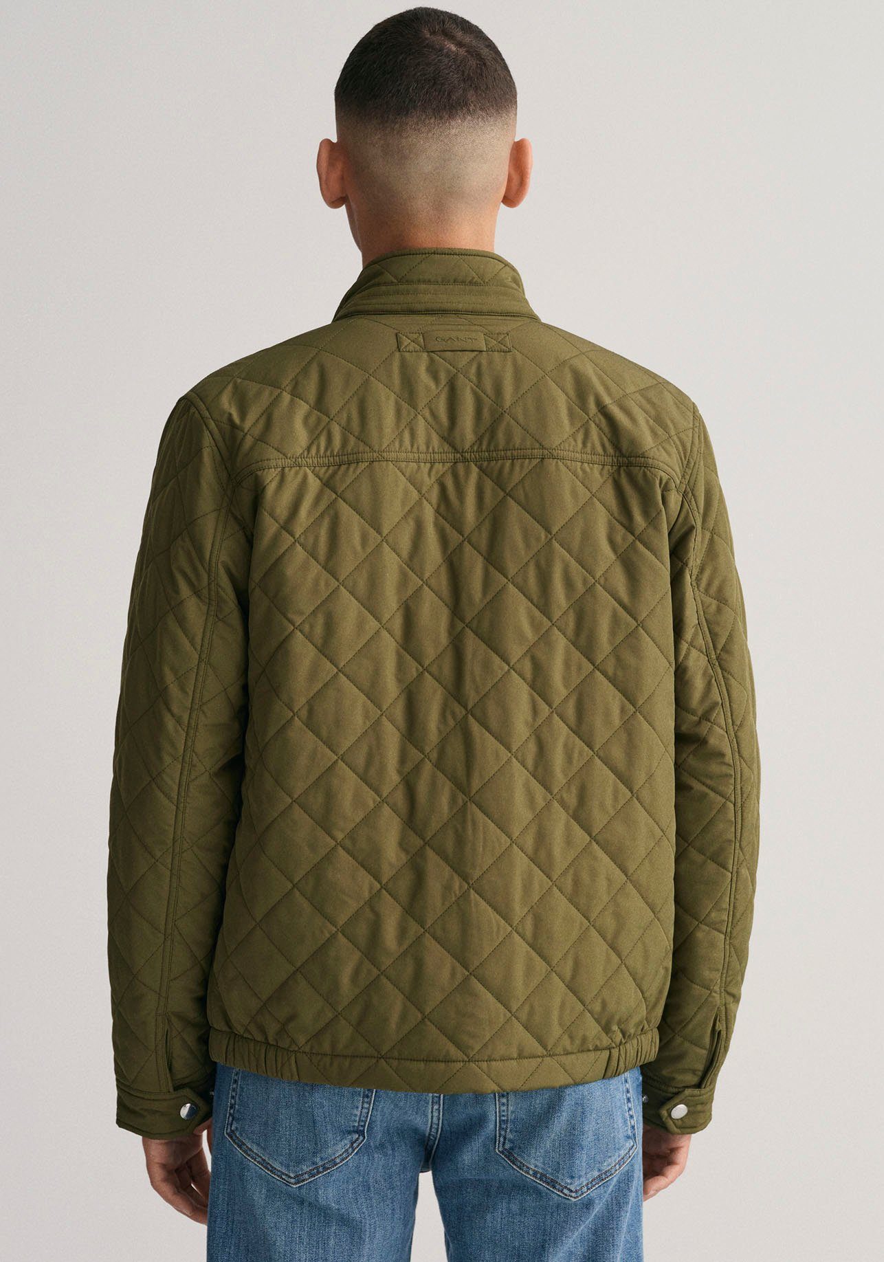 mit Kragen Steppjacke Rautensteppung, und am Druckknöpfe QUILTED Tragegefühl WINDCHEATER verstellbare für ein Gant Manschetten warmes