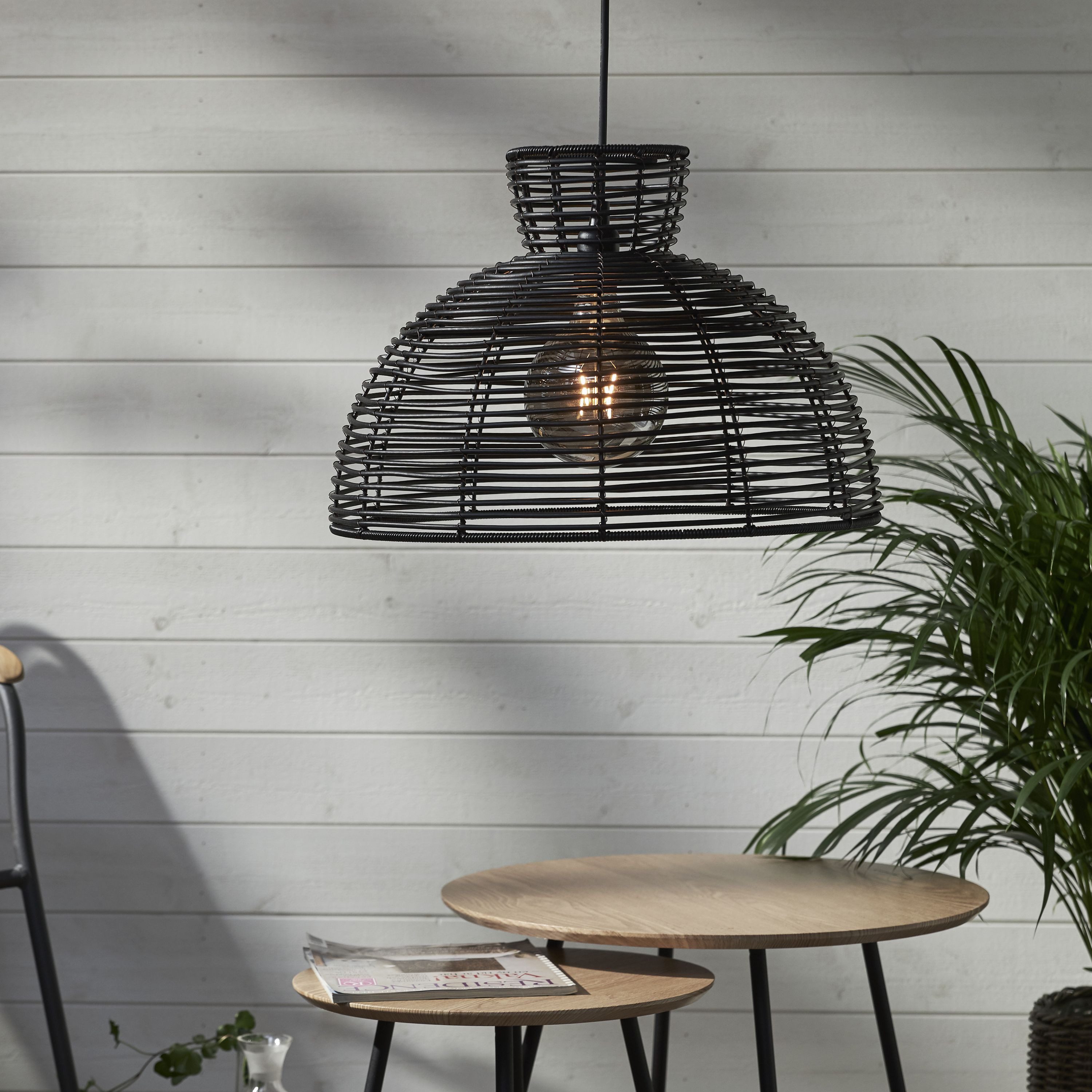 STAR TRADING LED Dekolicht Runde, Outdoor Lampenschirm,Runde, aus Kunst-Rattan, groß, schwarz, E27, Ø 4