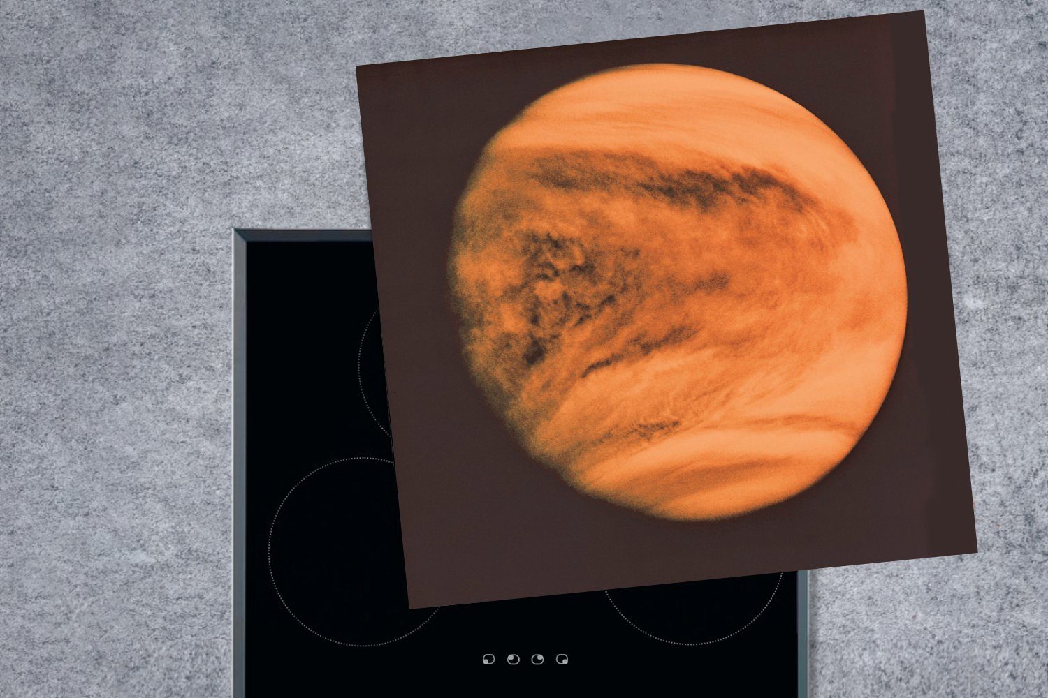 vor dunklen für einem Vinyl, Venus Der 78x78 Arbeitsplatte Herdblende-/Abdeckplatte (1 cm, küche Planet tlg), MuchoWow Ceranfeldabdeckung, Hintergrund,