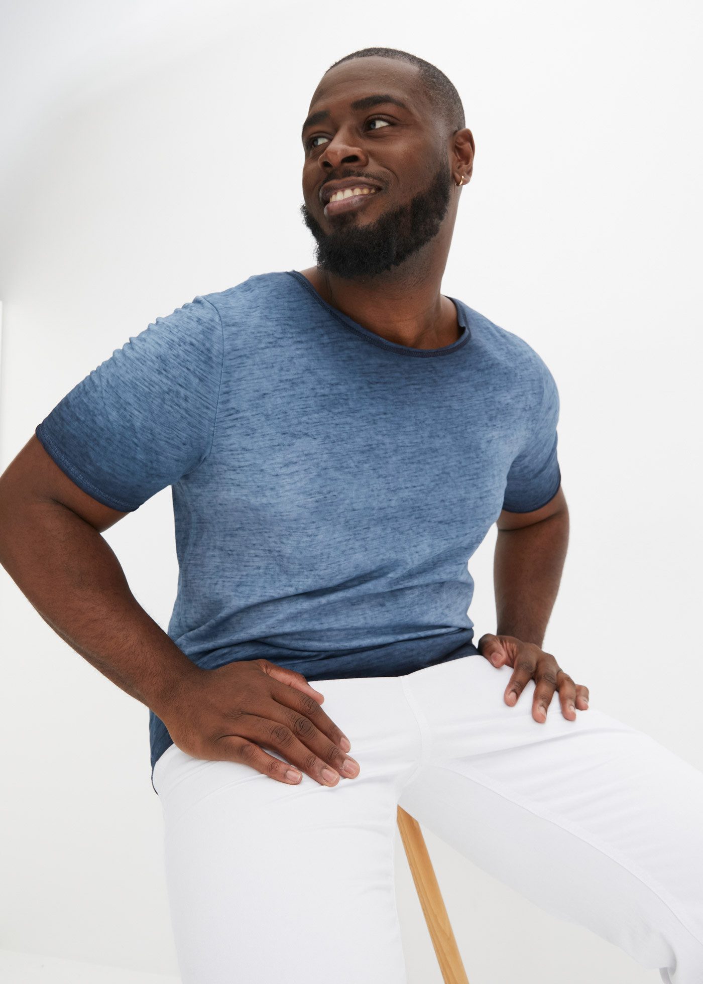 bonprix T-Shirt reguläre Passform, weiter Ausschnitt, mit gewaschener Optik