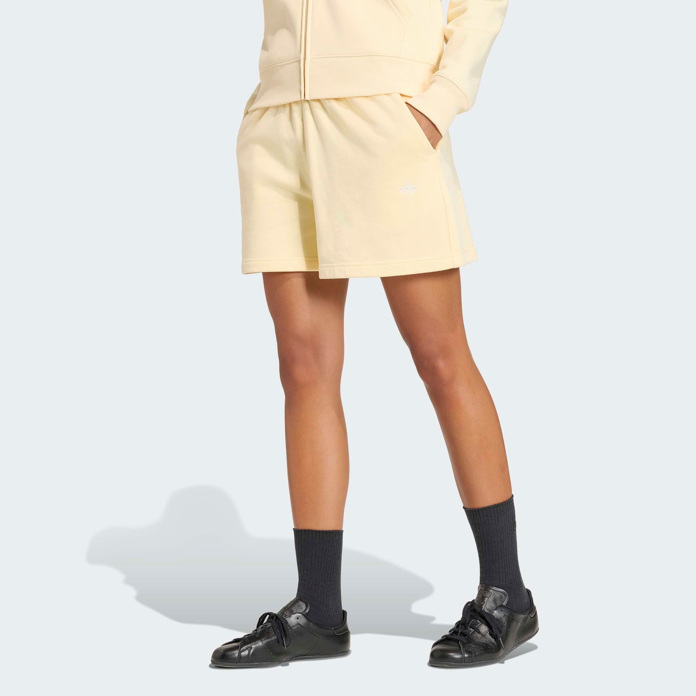adidas Originals Shorts ESSENTIALS FRENCH TERRY mit lockerer Passform, aus Baumwolle