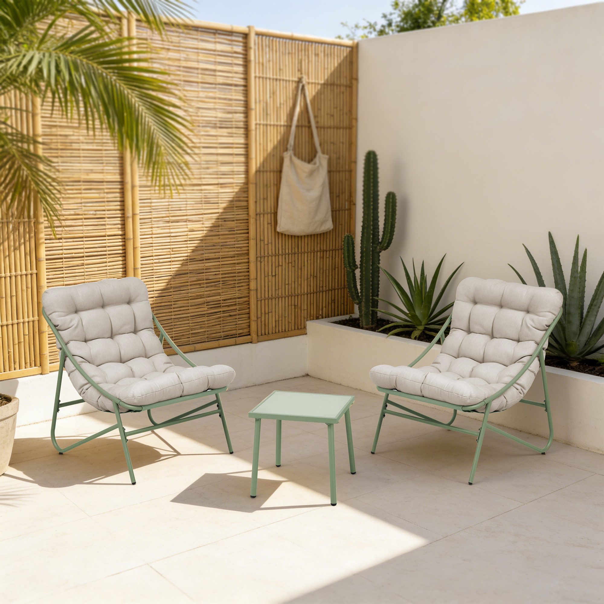 en.casa Loungeset, (Set, 3-tlg., 1 Outdoor-Tisch, 2 Loungesessel mit Polsterkissen), »Trölleping« Metallgestell Polsterkissen Glasplatte Hellgrün/Beige