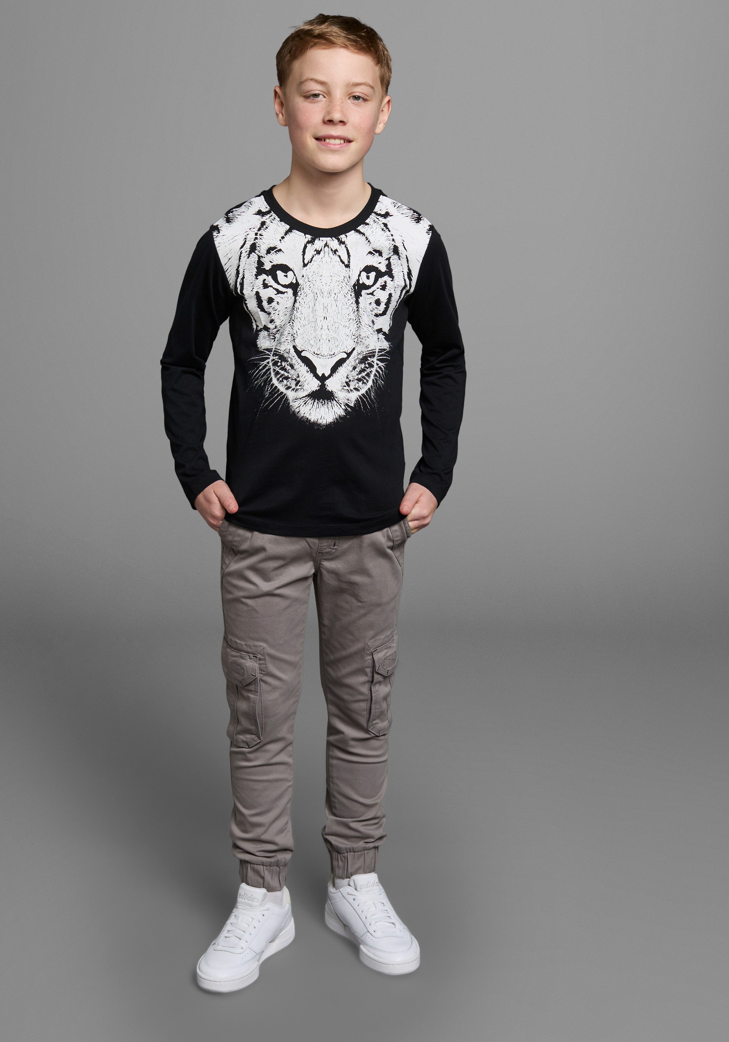 KIDSWORLD Langarmshirt WHITE TIGER Basic Passform, stylischer Druck, Rundhalsausschnitt