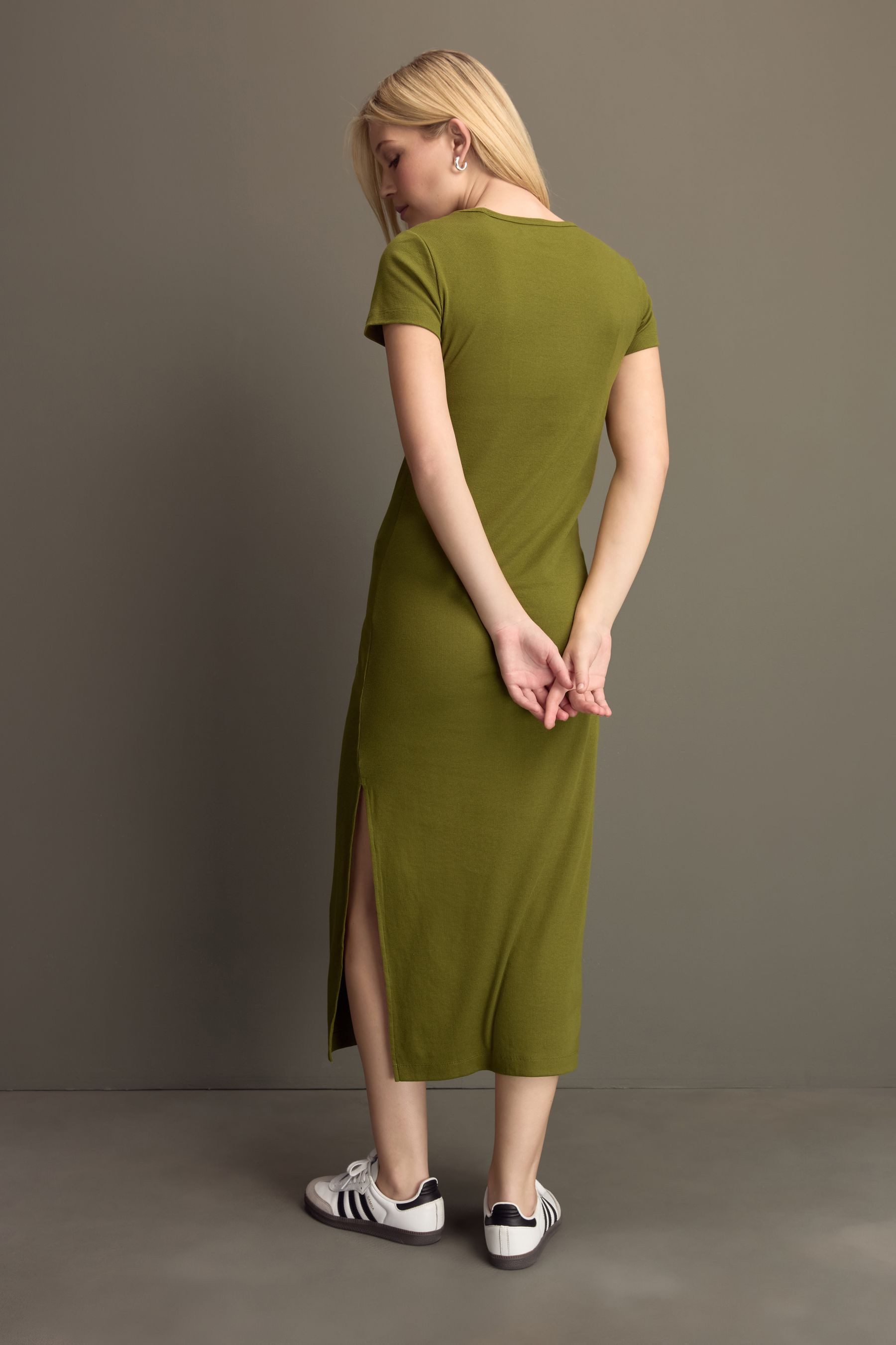 Next Maxikleid Gestuftes T-Shirt-Kleid in Maxilänge günstig online kaufen