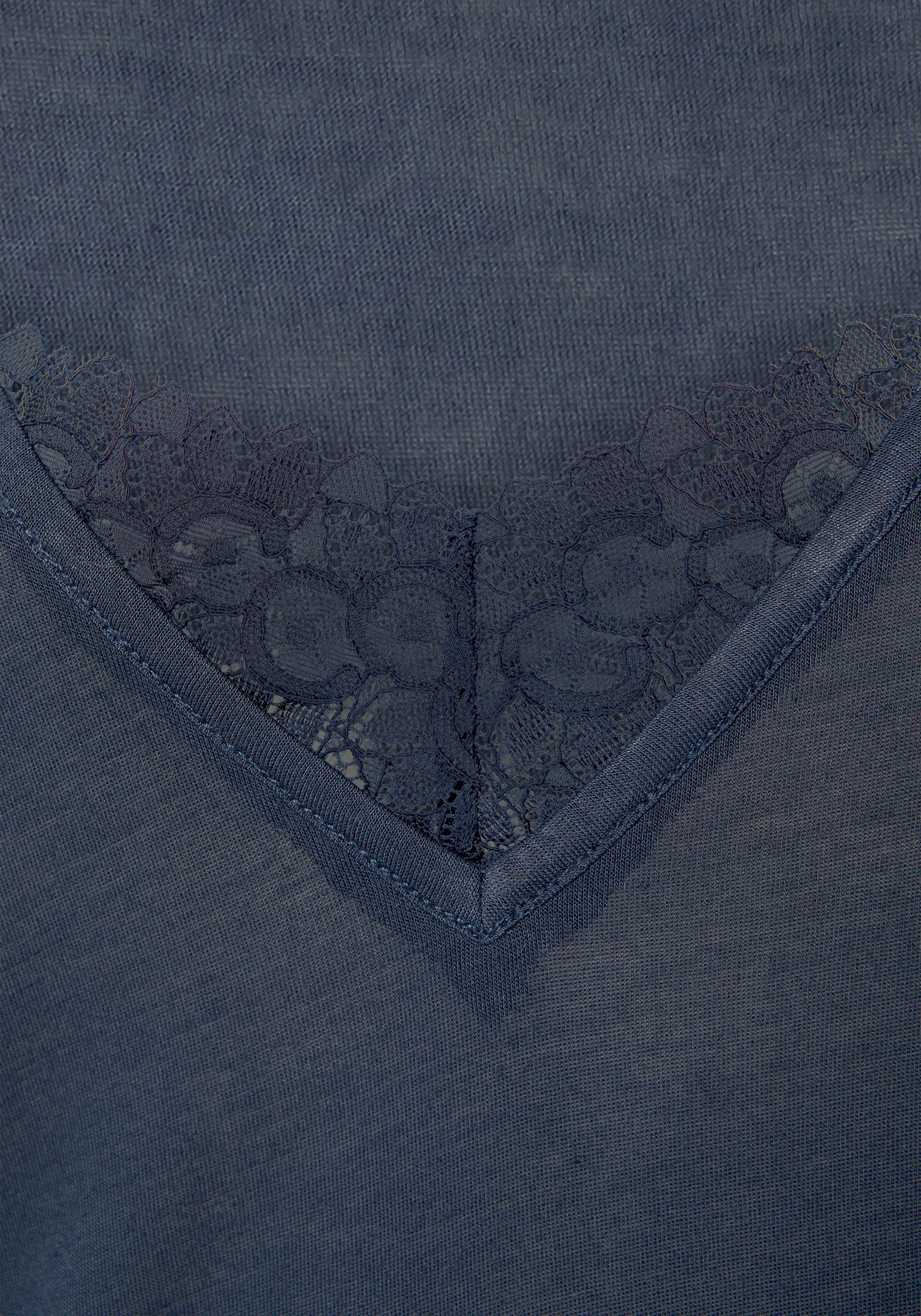 LASCANA Nachthemd mit Spitzendetail nachtblau Ärmeln und halblangen