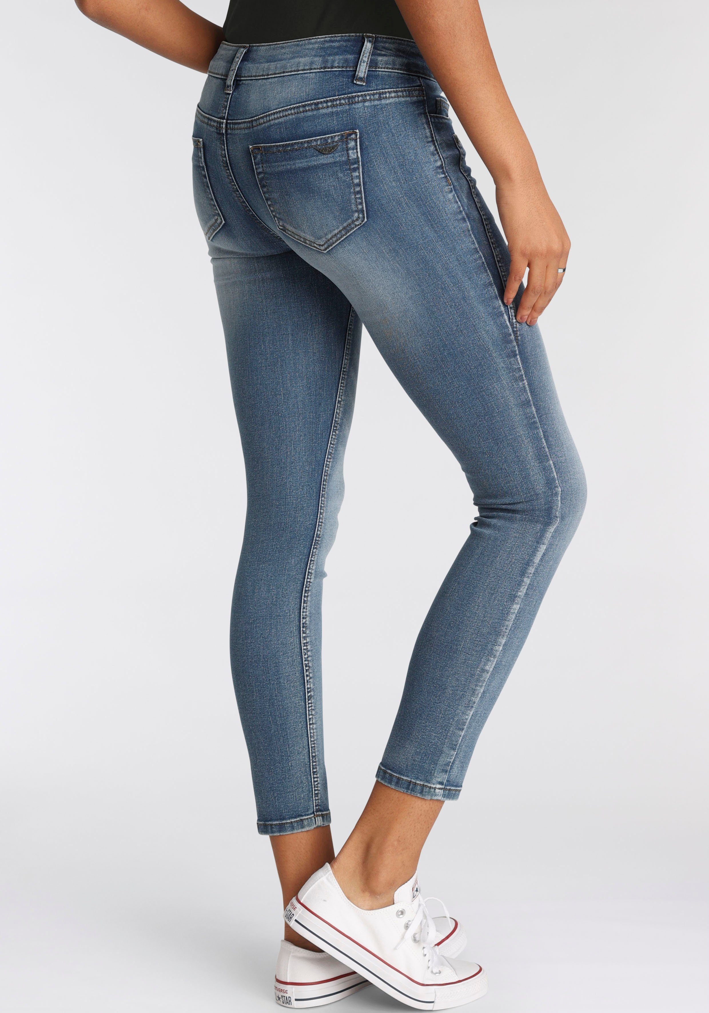 Arizona 7/8-Jeans mit Keileinsätzen extra-enger Schnitt, günstig online kaufen
