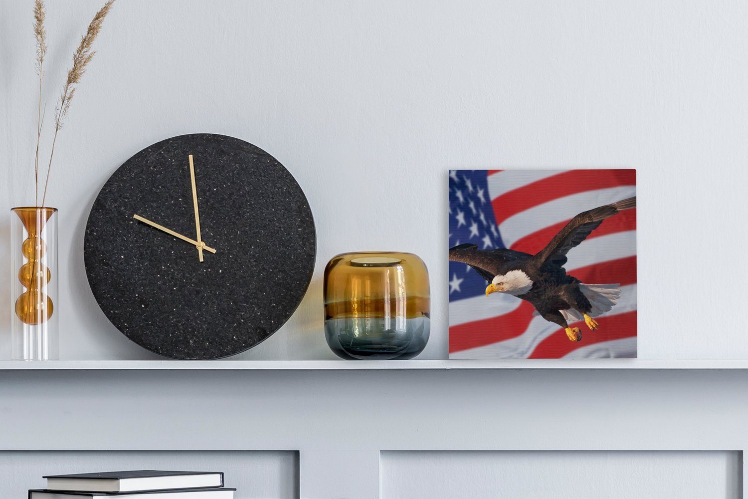 Amerikanischer Weißkopfseeadler vor Schlafzimmer St), Wohnzimmer amerikanischen für Leinwandbild OneMillionCanvasses® (1 der Flagge, Leinwand Bilder