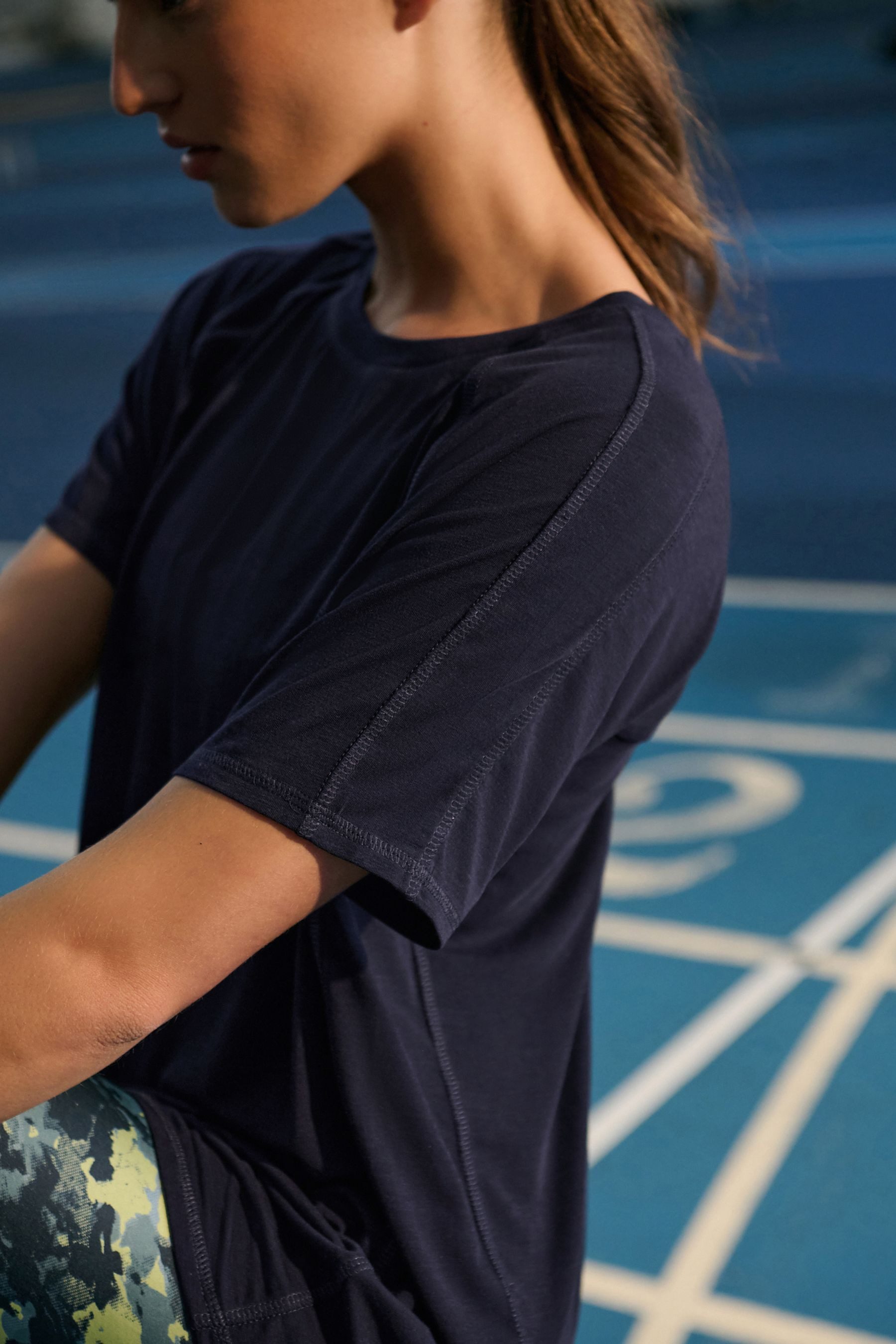 Next T-Shirt Kurzärmeliges Active T-Shirt, Rundhalsausschnitt (1-tlg)