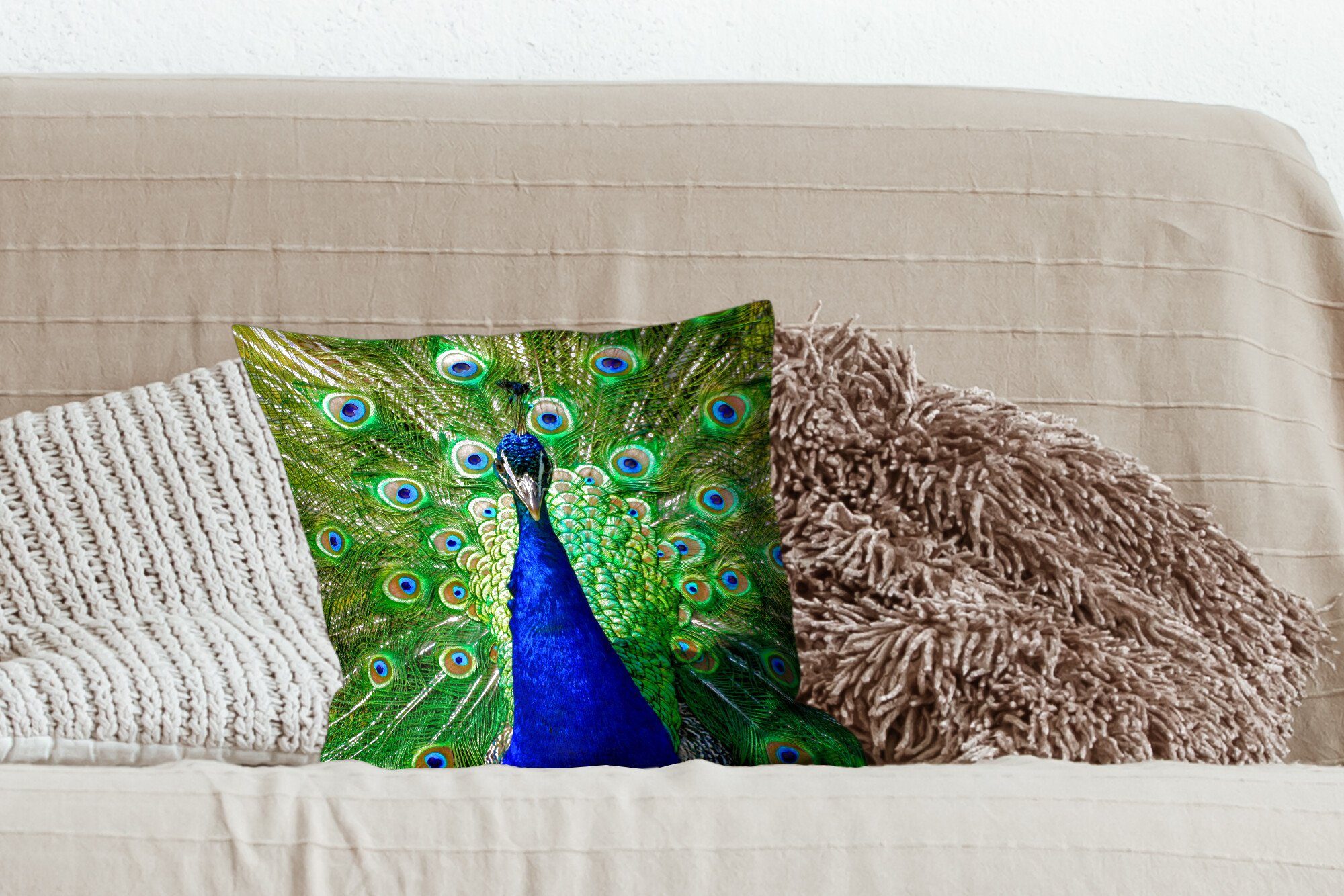 MuchoWow Dekokissen Schlafzimmer, Blau, Sofakissen - mit Augen Wohzimmer, - - Pfau für Zierkissen Füllung Federn Deko