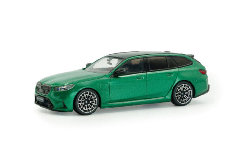 Solido Modellauto BMW M5 Touring Kombi 2024 grün metallic, Maßstab 1:43