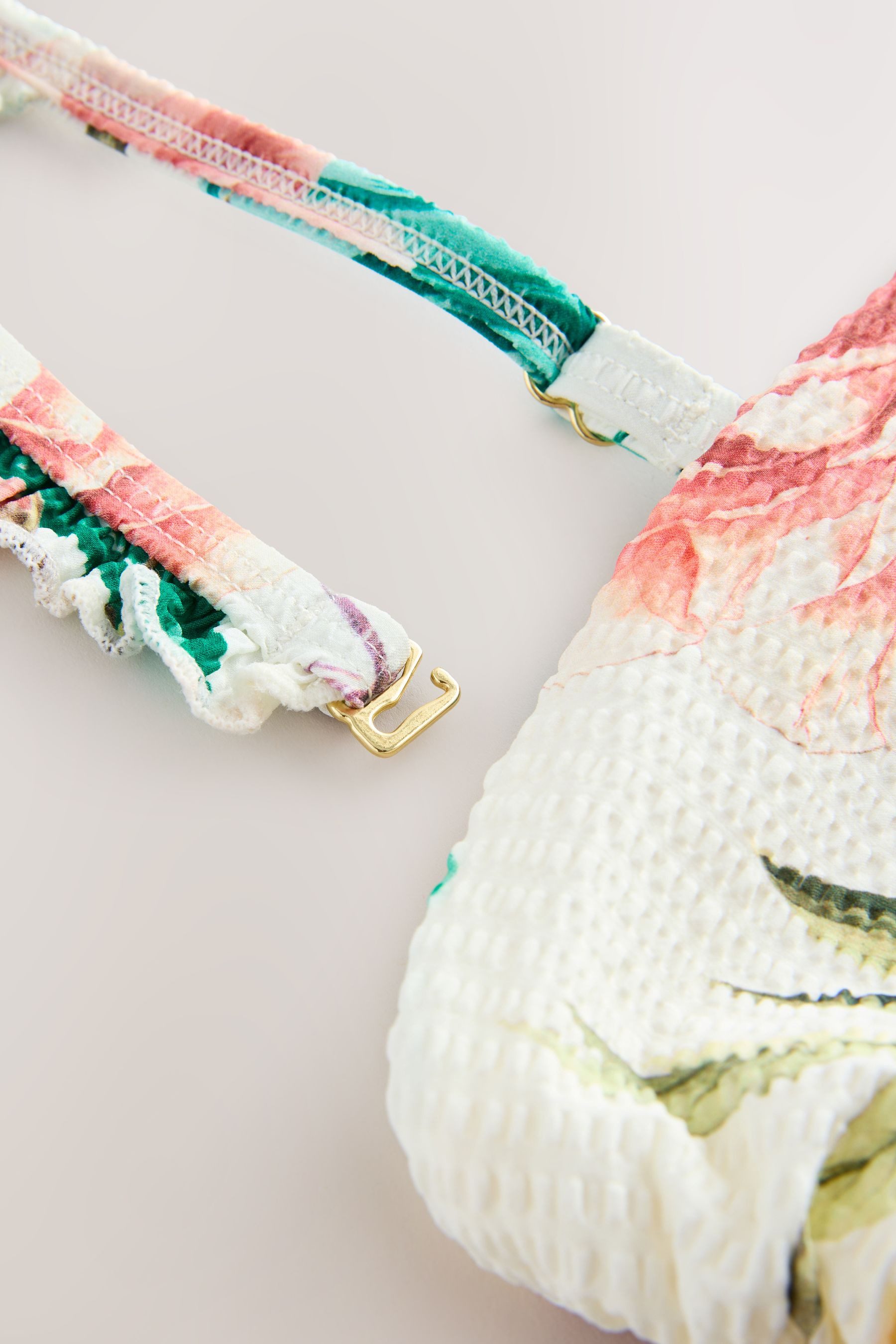 Next Badeanzug Bauchformender Bandeau-Badeanzug mit Rüschen (1-St)