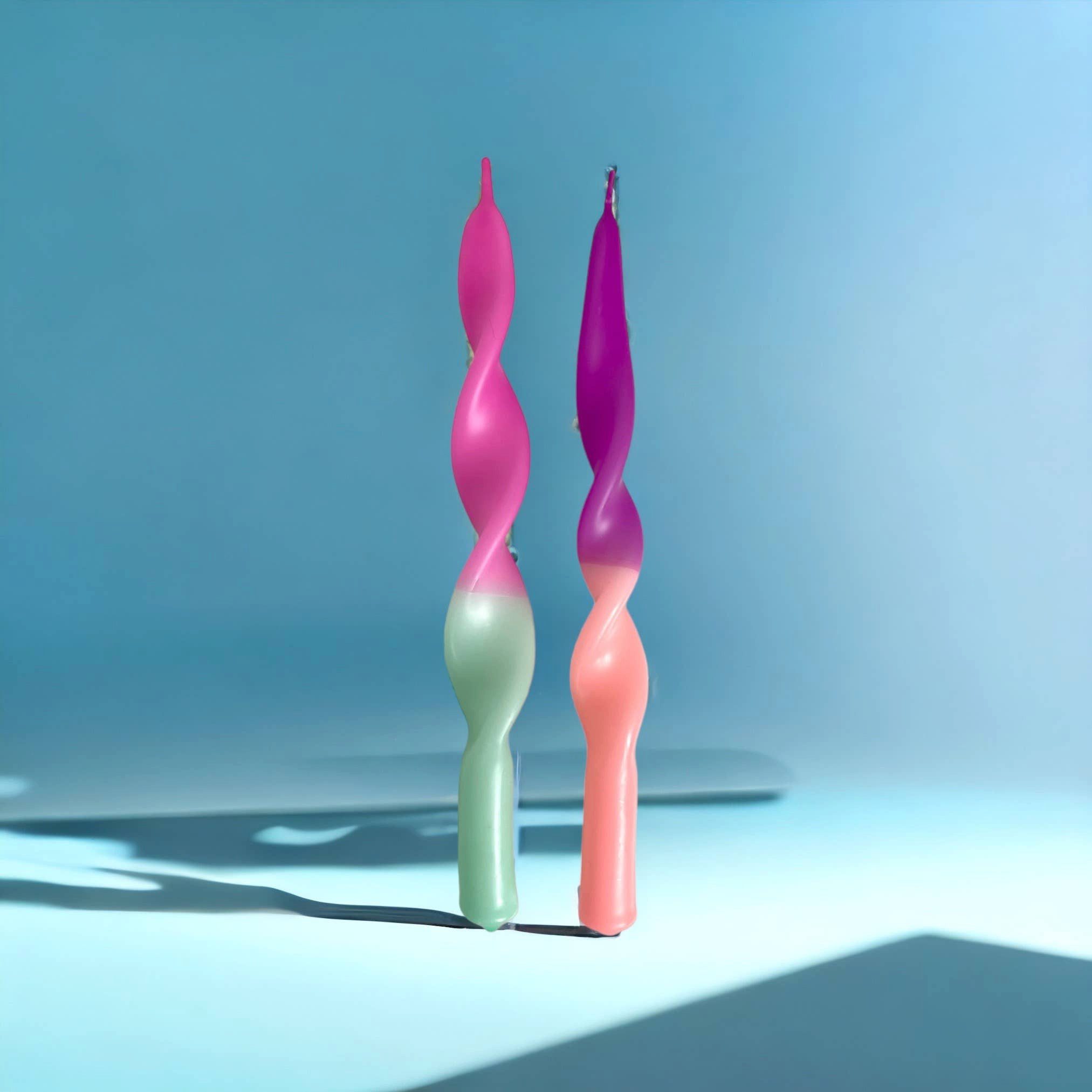 suebidou Tafelkerze Tafelkerzen Set gedreht Dip Dye Curly Miami Edition lila, nachhaltig, kreativ