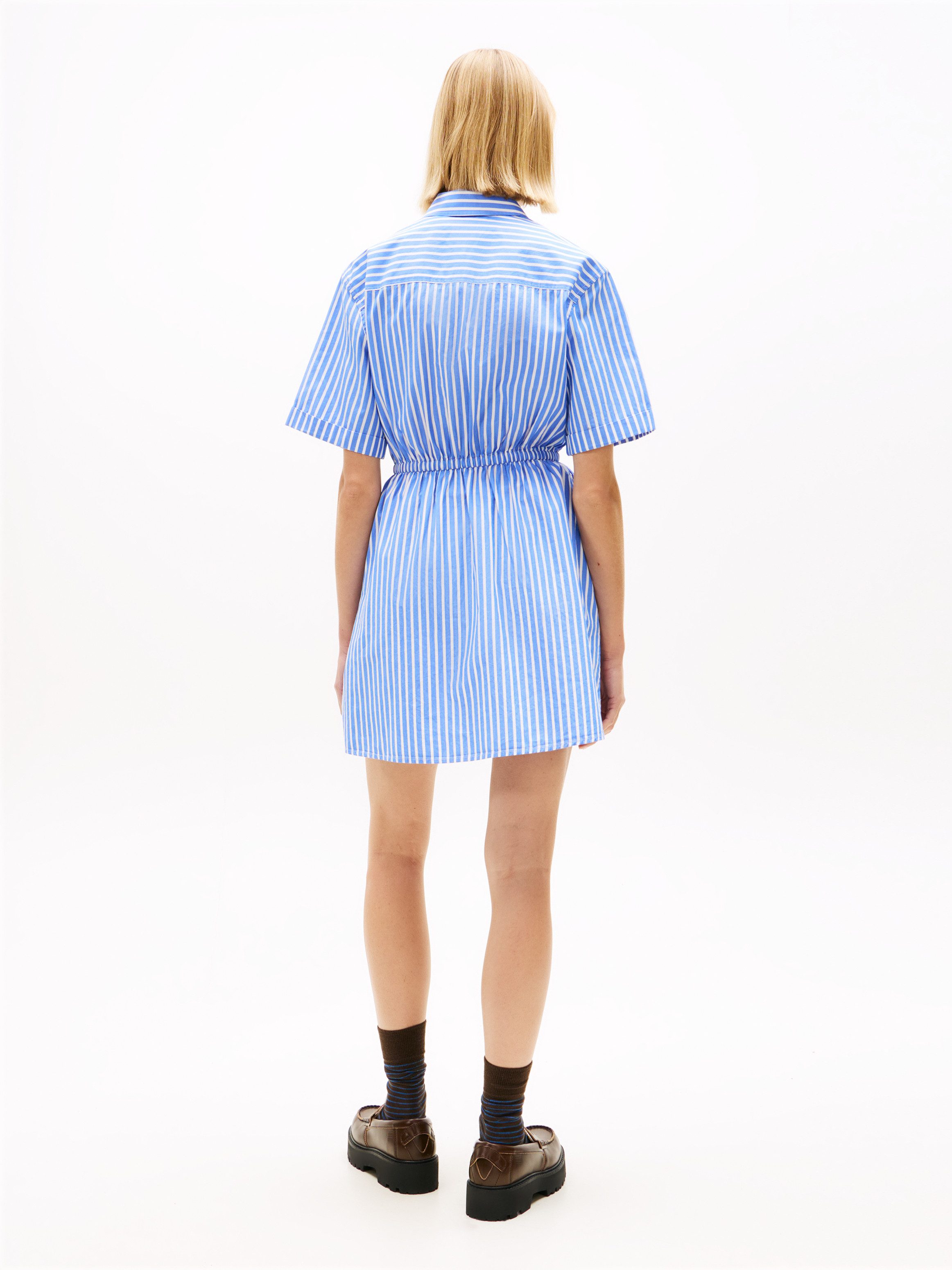 Tommy Jeans Hemdblusenkleid TJW MINI STRIPE SHIRT DRESS mit Taillen Bindeband, Relaxed Fit