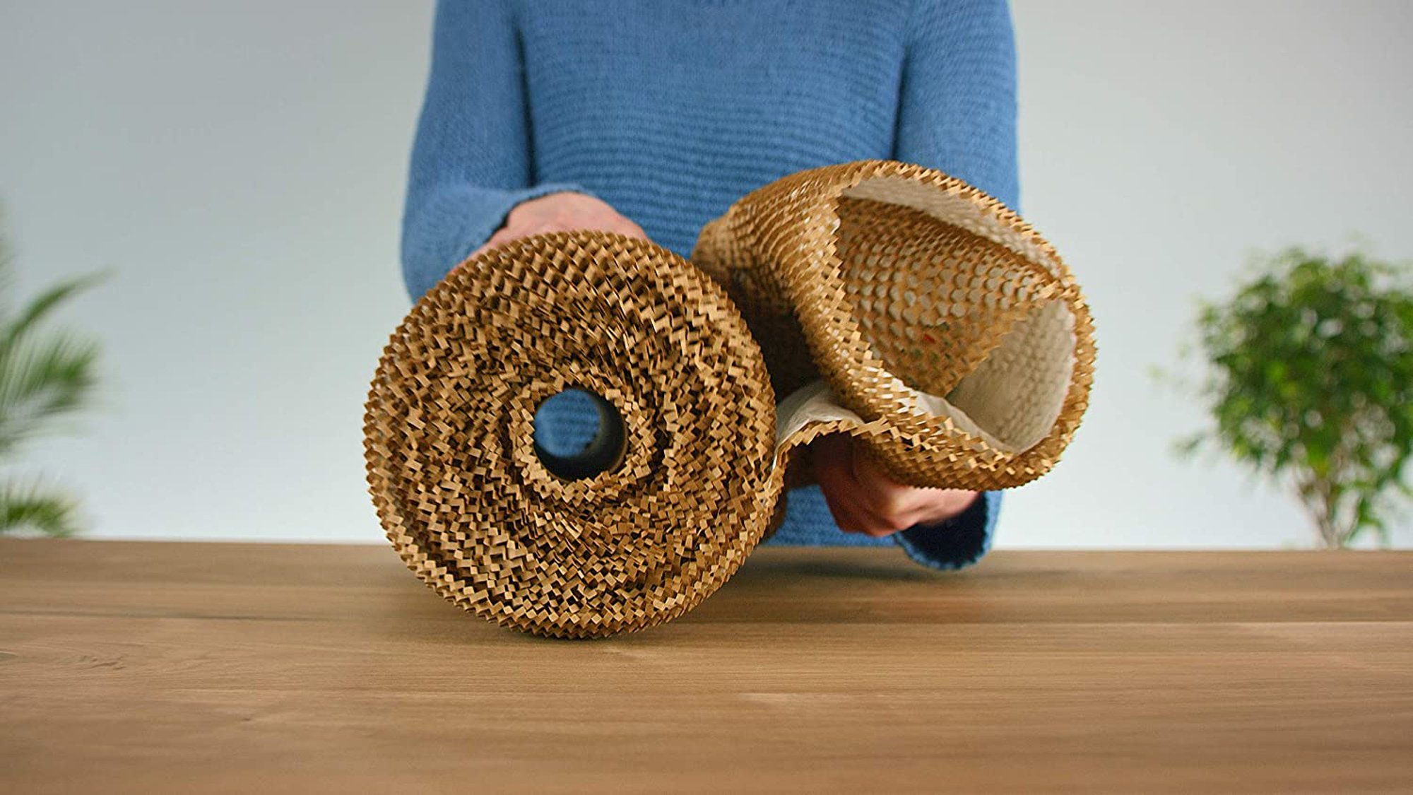 NIPS Packpapier NatureWrap® Luftpolsterpapier, Wabenpapier, Polsterpapier auf Rolle, (1St), die plastikfreie Alternative zu Luftpolsterfolie