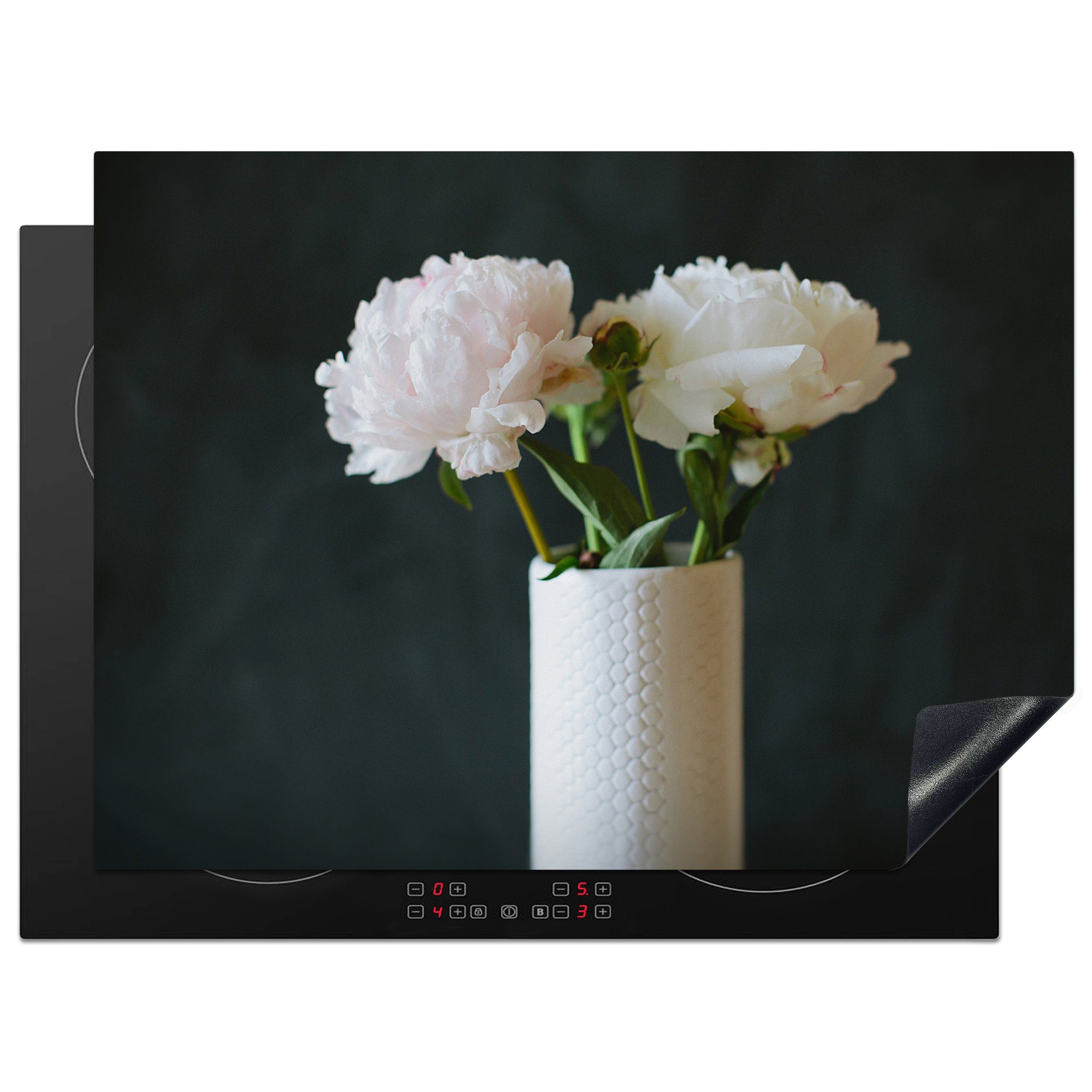 MuchoWow Herdblende-/Abdeckplatte Weiße Pfingstrosen in einer Vase mit schwarzem Hintergrund, Vinyl, (1 tlg), 70x52 cm, Mobile Arbeitsfläche nutzbar, Ceranfeldabdeckung