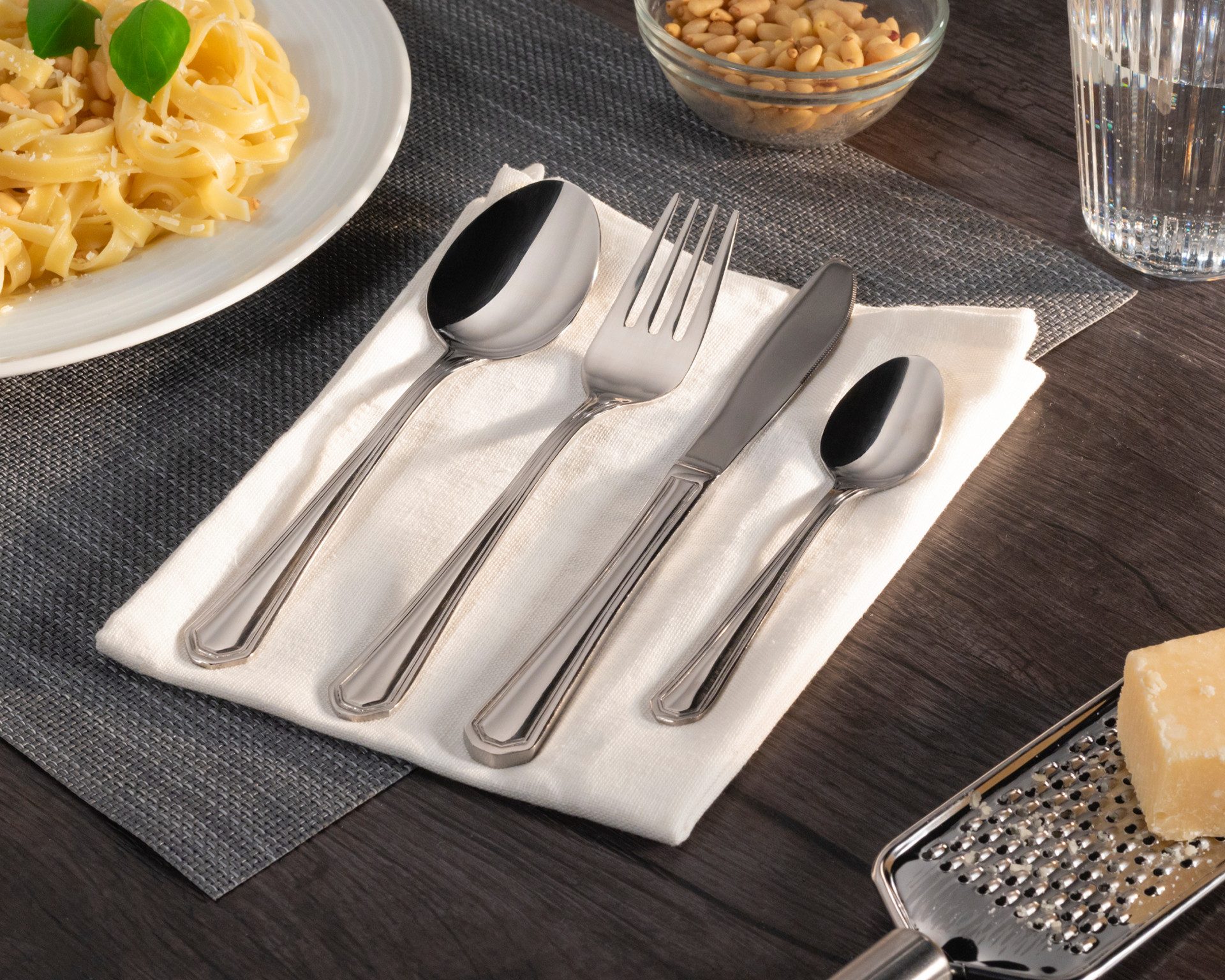 KING Besteck-Set »Düsseldorf« (24-tlg), 6 Personen, Edelstahl 18/0, Besteck im zeitlosen Design
