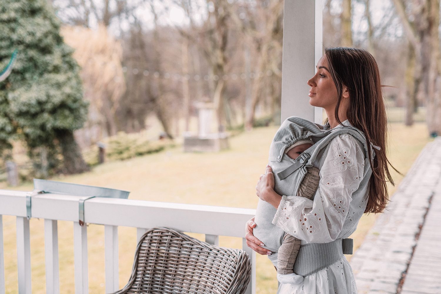MoMi Babytrage Collet (Einzelprodukt), 2-in-1 Babytrage bis 15 kg mit verstellbarem Hüftgurt