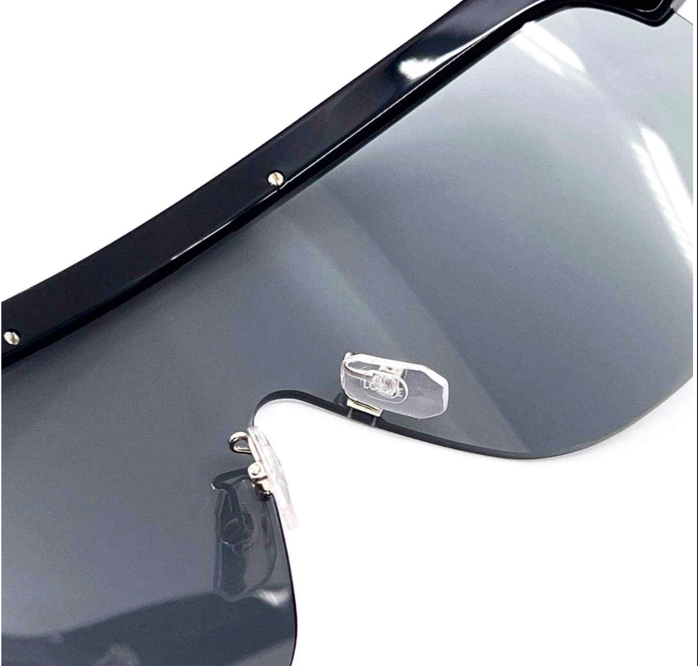 Loewe Sonnenbrille Show Oversized D-Frame Visor Brille Handmade in Italy Balance zwischen Eleganz und moderner Coolness