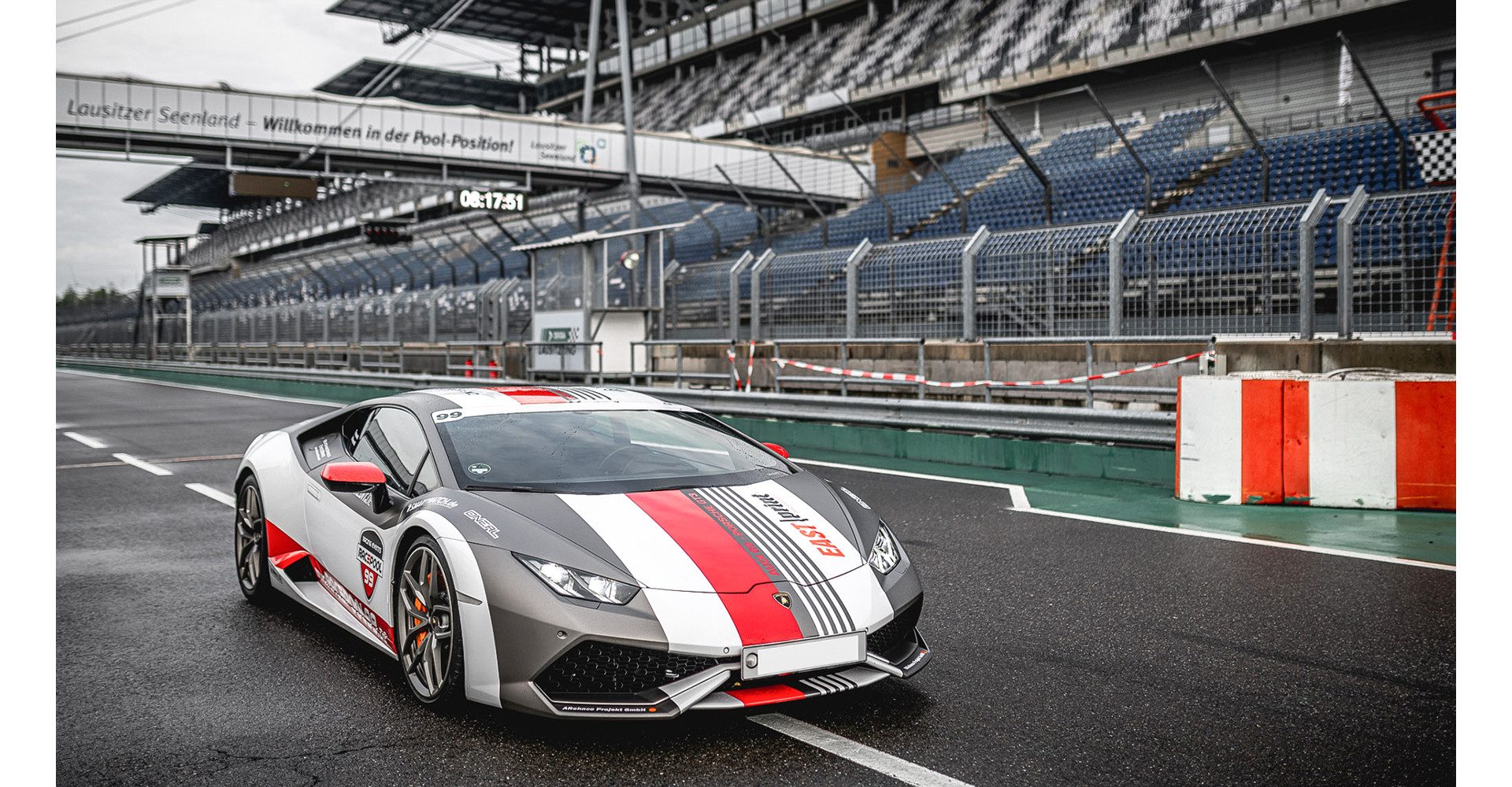 Jochen Schweizer Erlebnisgutschein Lamborghini selber fahren ab 14 Jahre (2 Rd), Dein erstes Lambo-Abenteuer ab 14