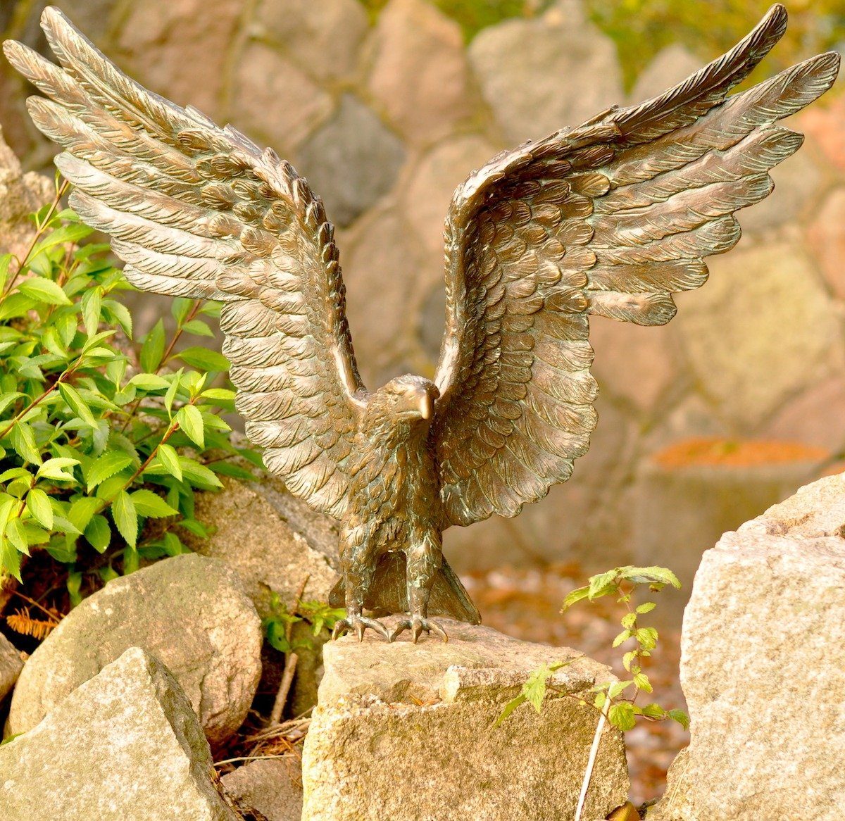 Rottenecker Gartenfigur Bronzefigur "Seeadler" mit offenen Flügeln