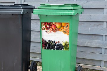 MuchoWow Wandsticker Obst - Regenbogen - Erdbeere - Weintrauben - Papaya (1 St), Mülleimer-aufkleber, Mülltonne, Sticker, Container, Abfalbehälter