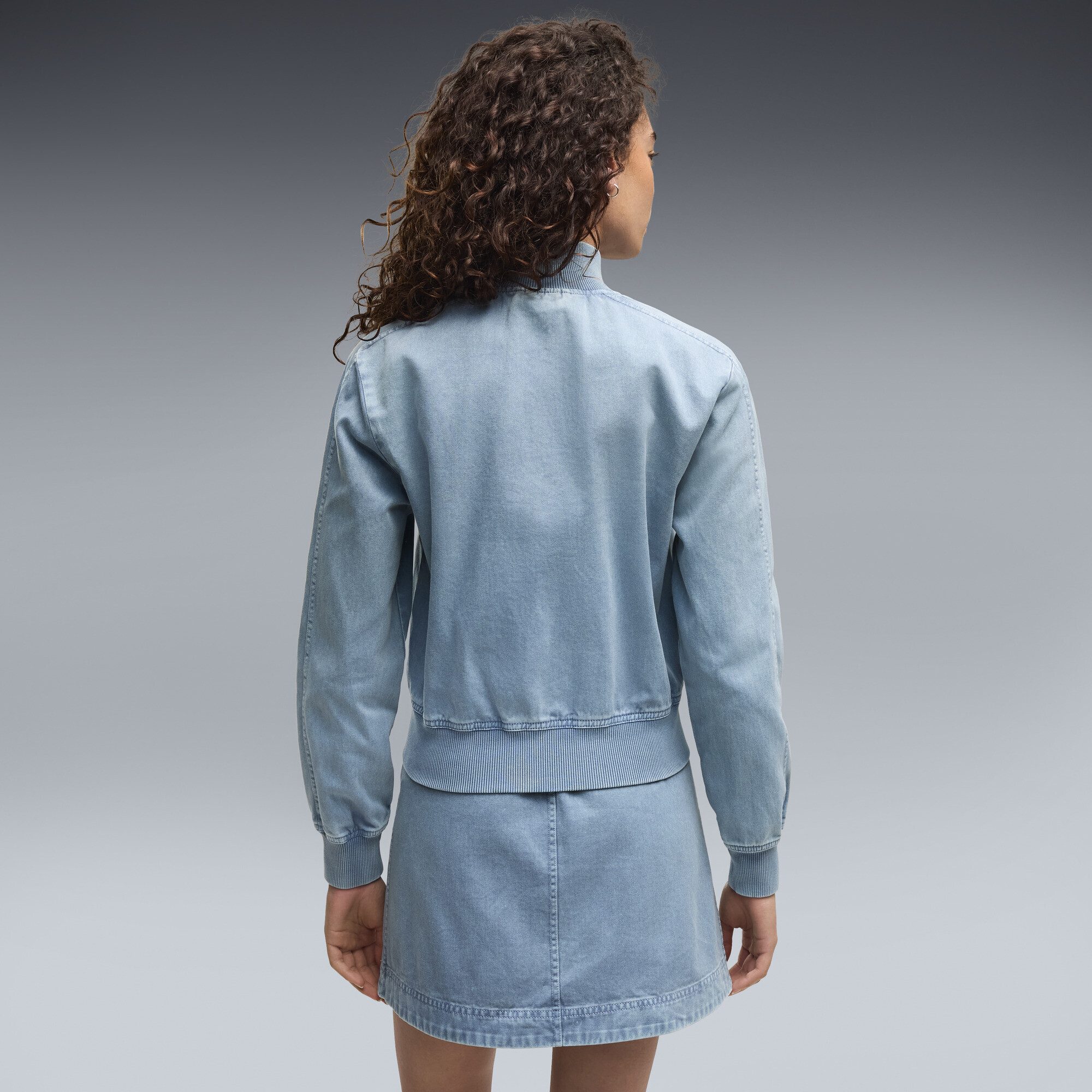 PUMA Trainingsjacke FUTURE.PUMA.ARCHIVE Washed Twill Kurze Jacke Damen – Bild 5 von 5