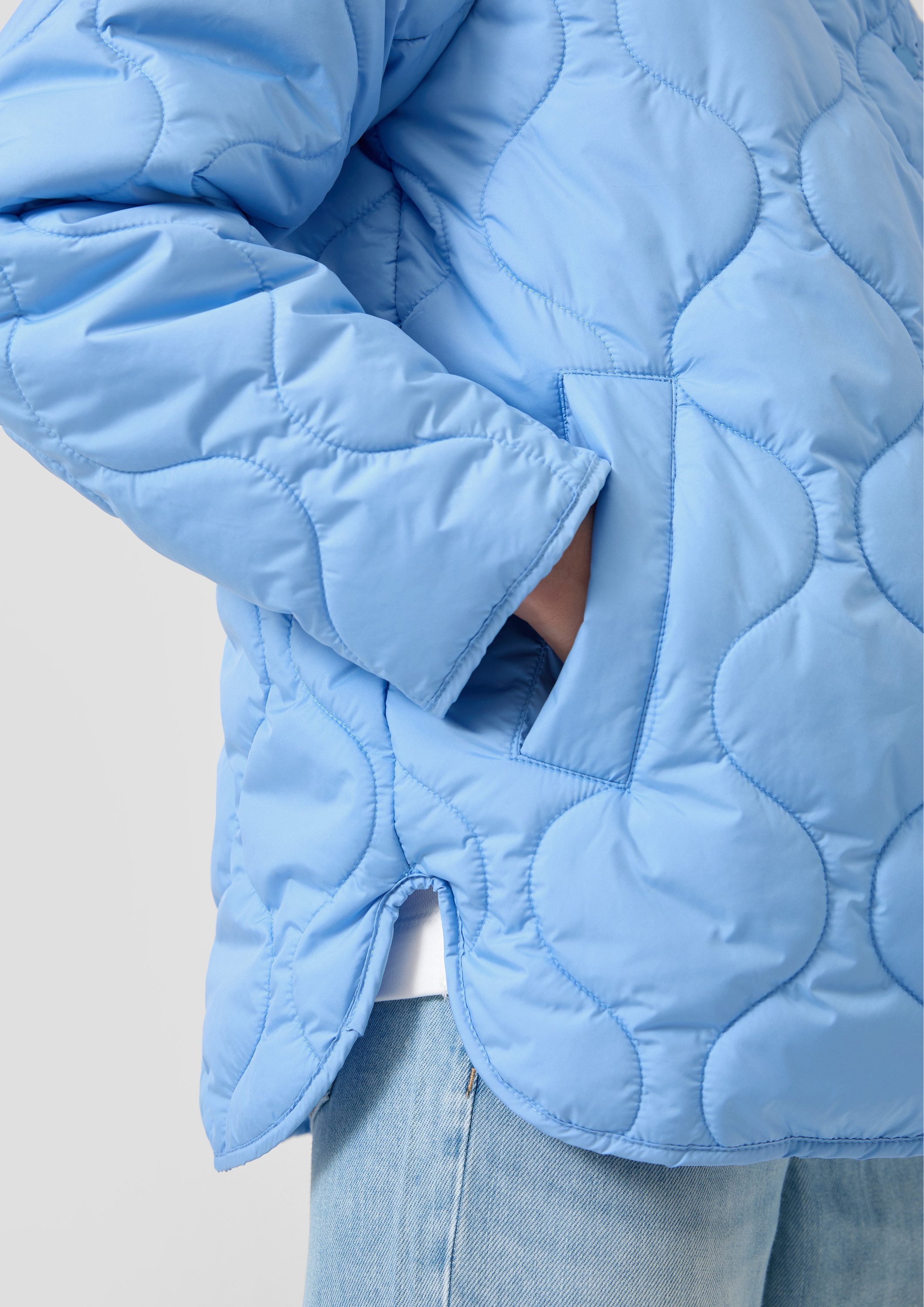 s.Oliver Funktionsjacke Outdoor-Jacke Steppjacke mit Bomberkragen und seitlichen Schlitzen – Bild 4 von 5