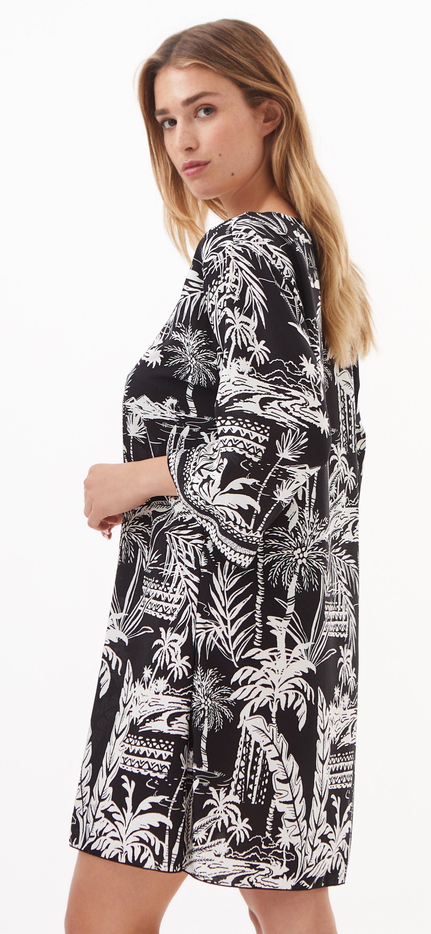 Nuria Ferrer Strandkleid Extravagantes Damen Strandkleid (1-tlg) Modisches Design