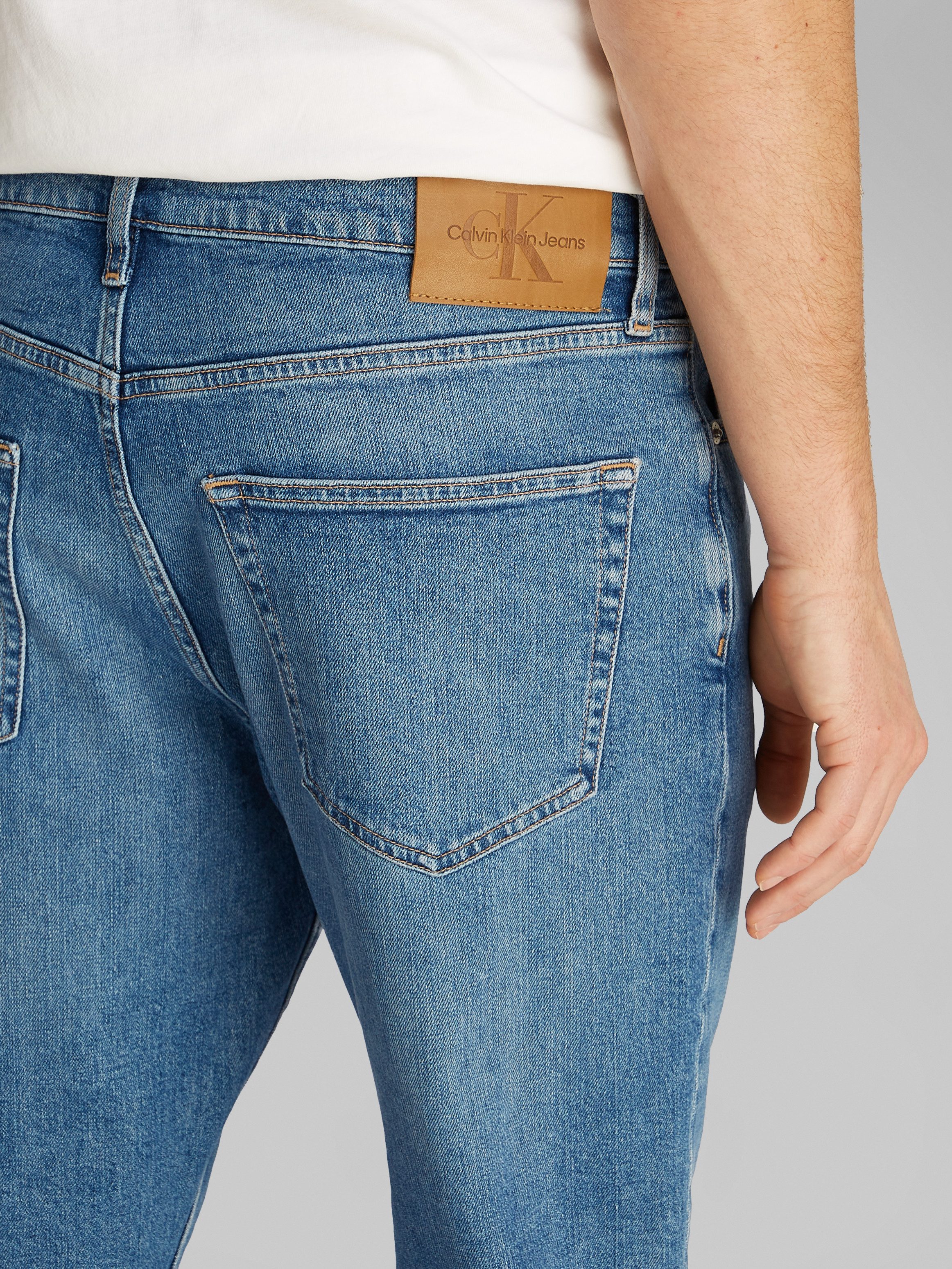 Calvin Klein Jeans Tapered-fit-Jeans Dad Jeans im Retro-Look günstig online kaufen