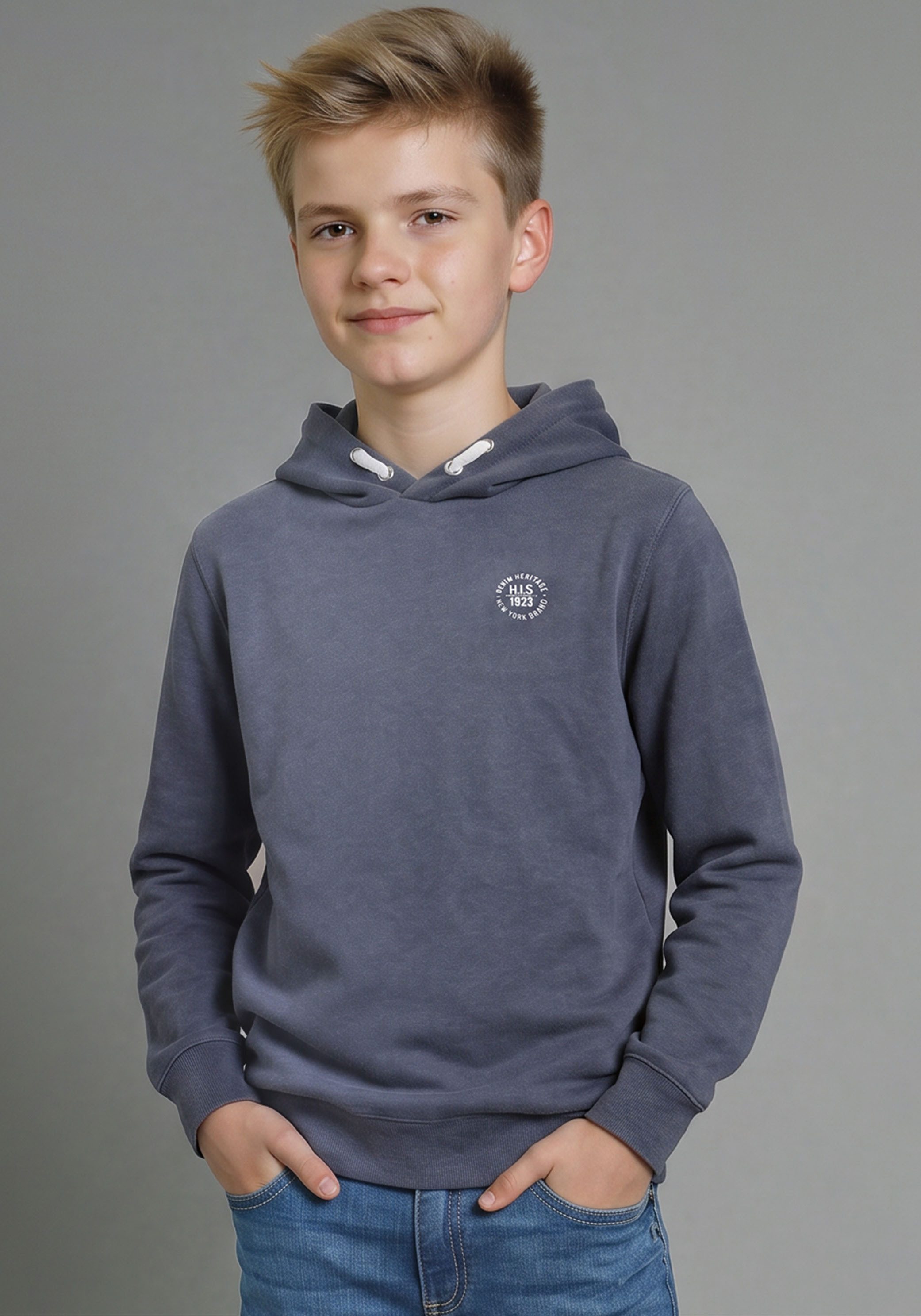 H.I.S Kapuzensweatshirt mit Badge in melierter Ware für Jungen Für TEENS. Hoodie mit kleinem Badge