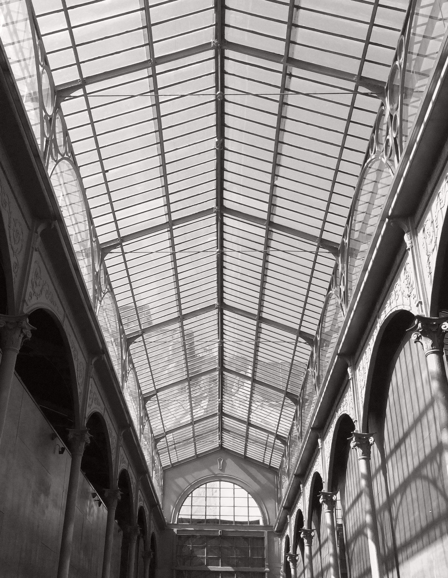 Rasch Fototapete Fabrikhalle-Motiv - Vliestapete Grau, Industrial-Optik, (1 Rolle, 1 St., 3 m x 2,325 m), gute Lichtbeständigkeit, feucht abwischbar, restlos abziehbar