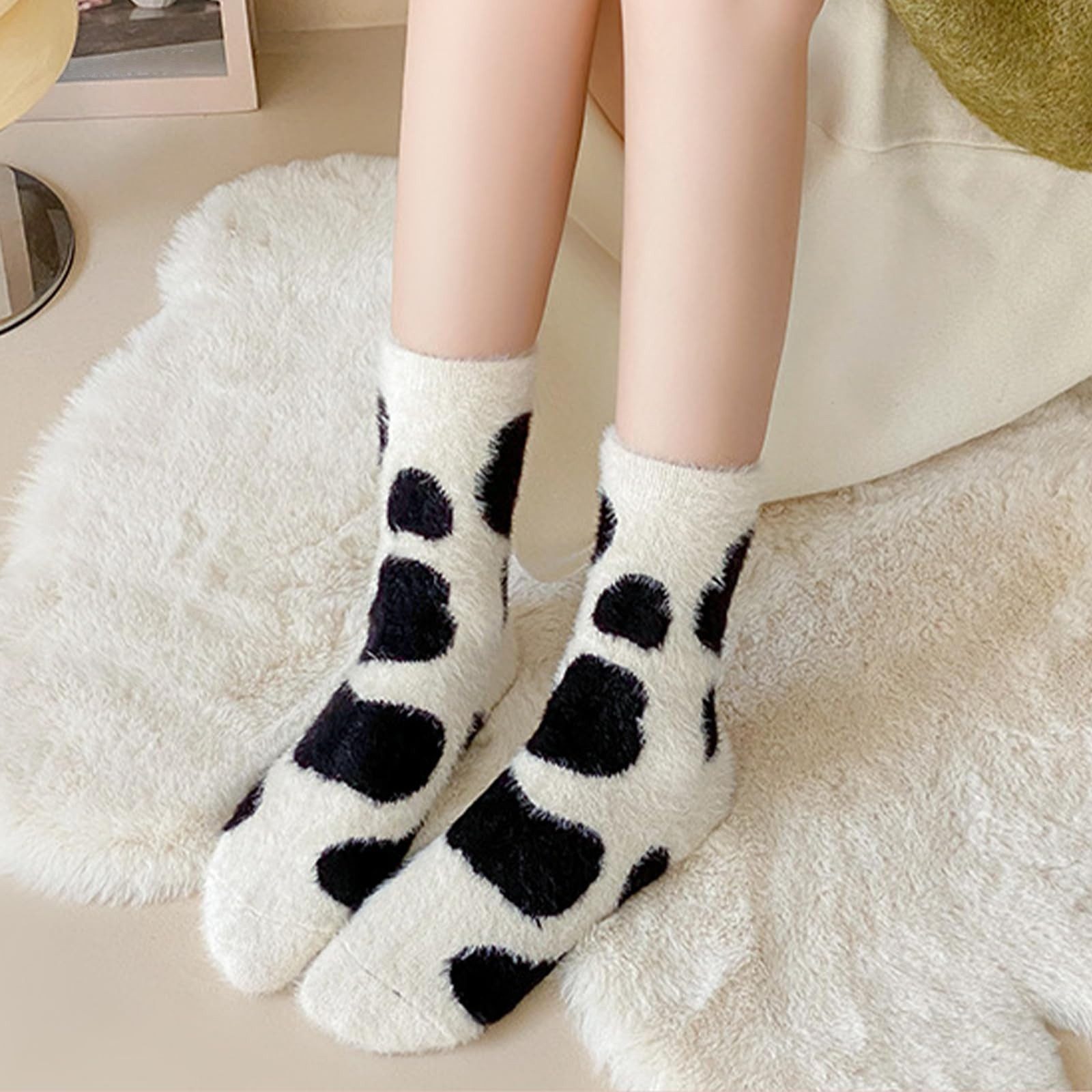 FOUORTUNATE-BEE Socken 4 Paar Damen-Kuschelsocken mit Kuh-Motiv (warme flauschige Wintersocken für Zuhause, 4-Paar, und als Geschenk für Mädchen und Frauen) – Bild 5 von 5
